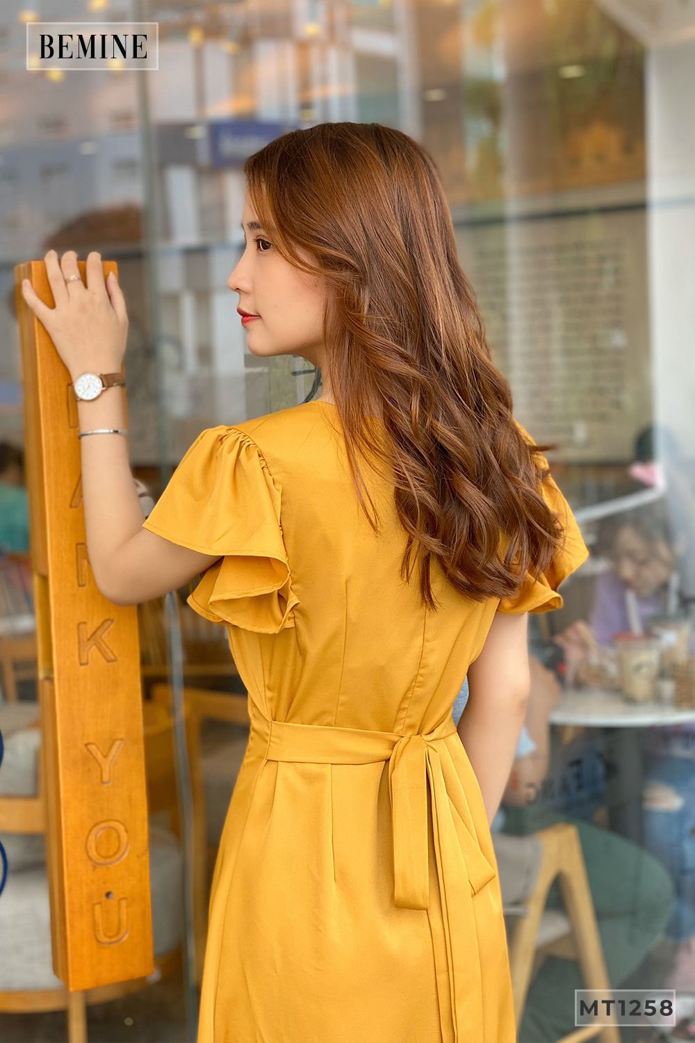 MT1258VANG - Đầm bèo lai tay cánh tiên