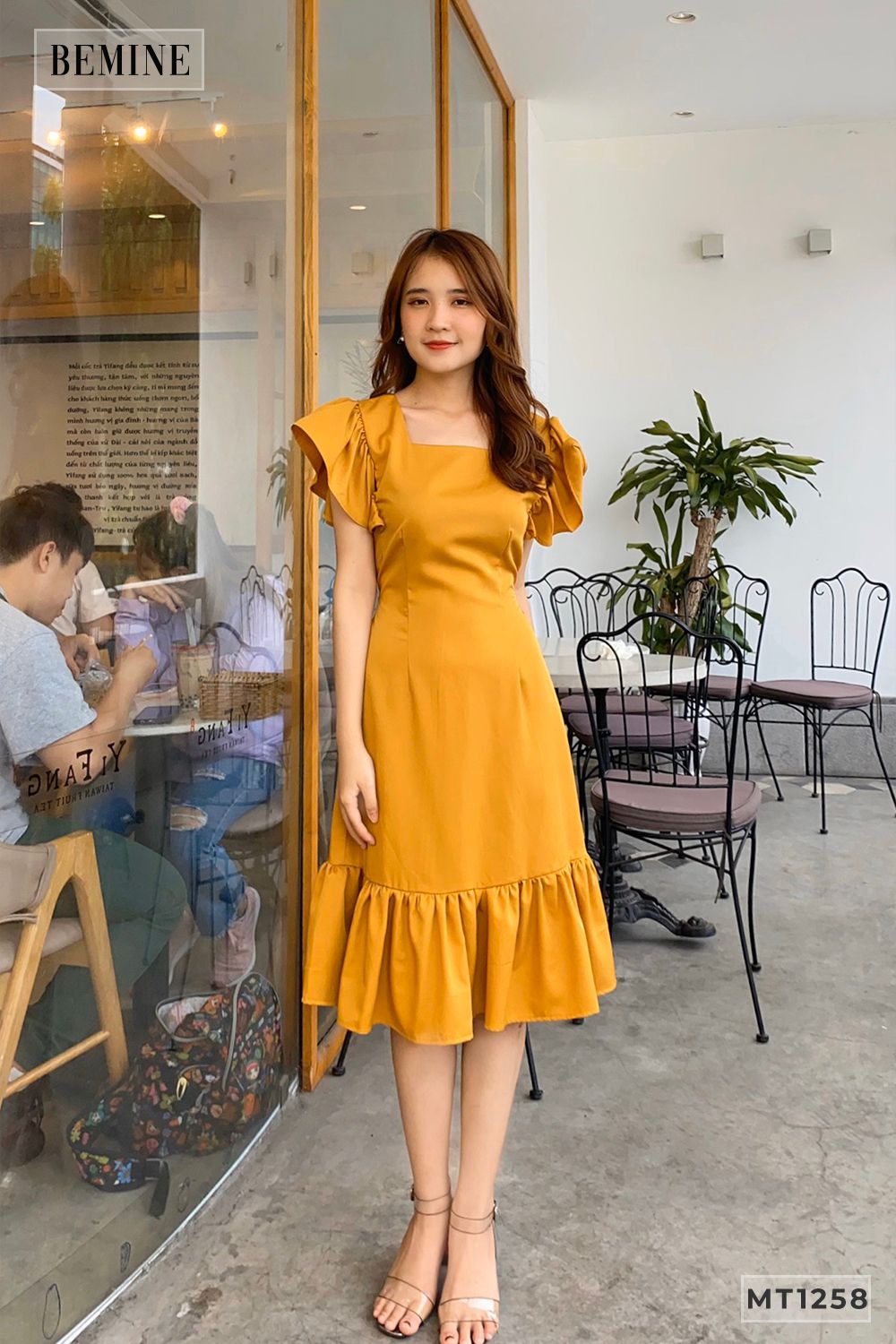 MT1258VANG - Đầm bèo lai tay cánh tiên
