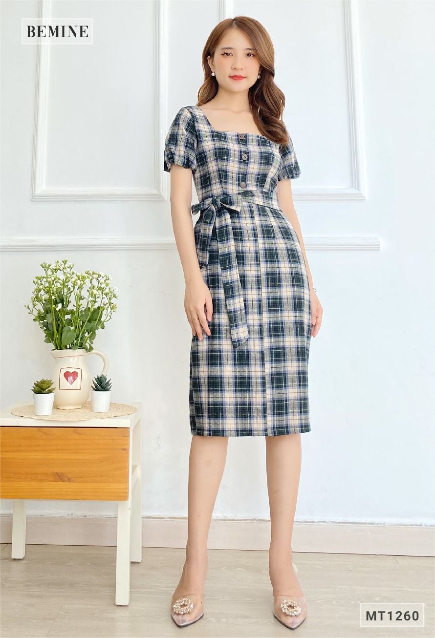MT1260XANH - Đầm caro cổ vuông đính nút