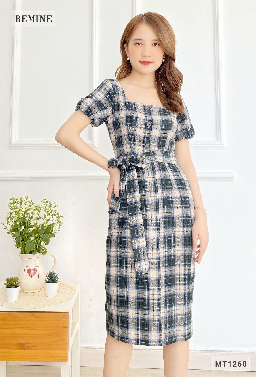 MT1260XANH - Đầm caro cổ vuông đính nút
