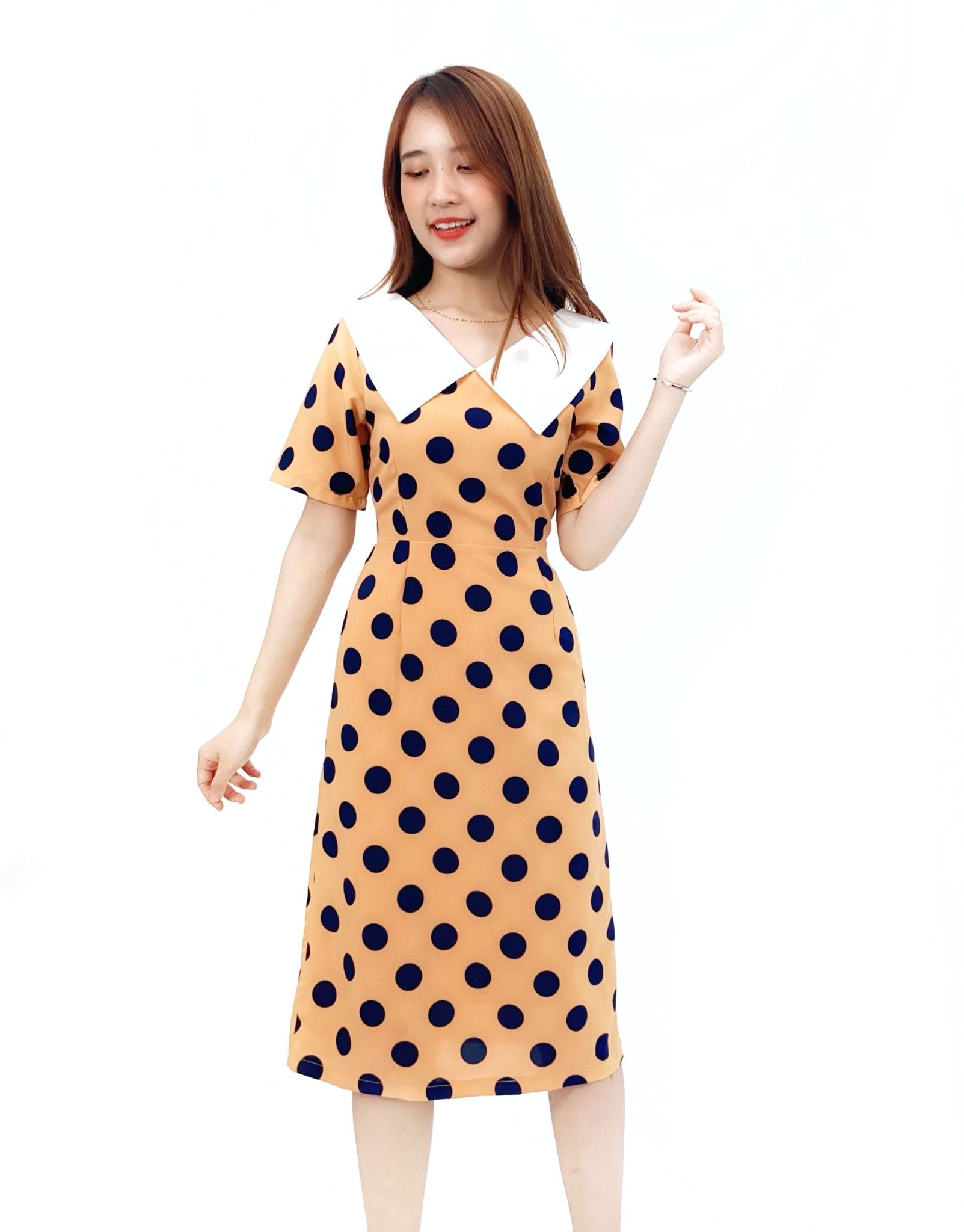 MT1264VANG - Đầm bi cổ trắng