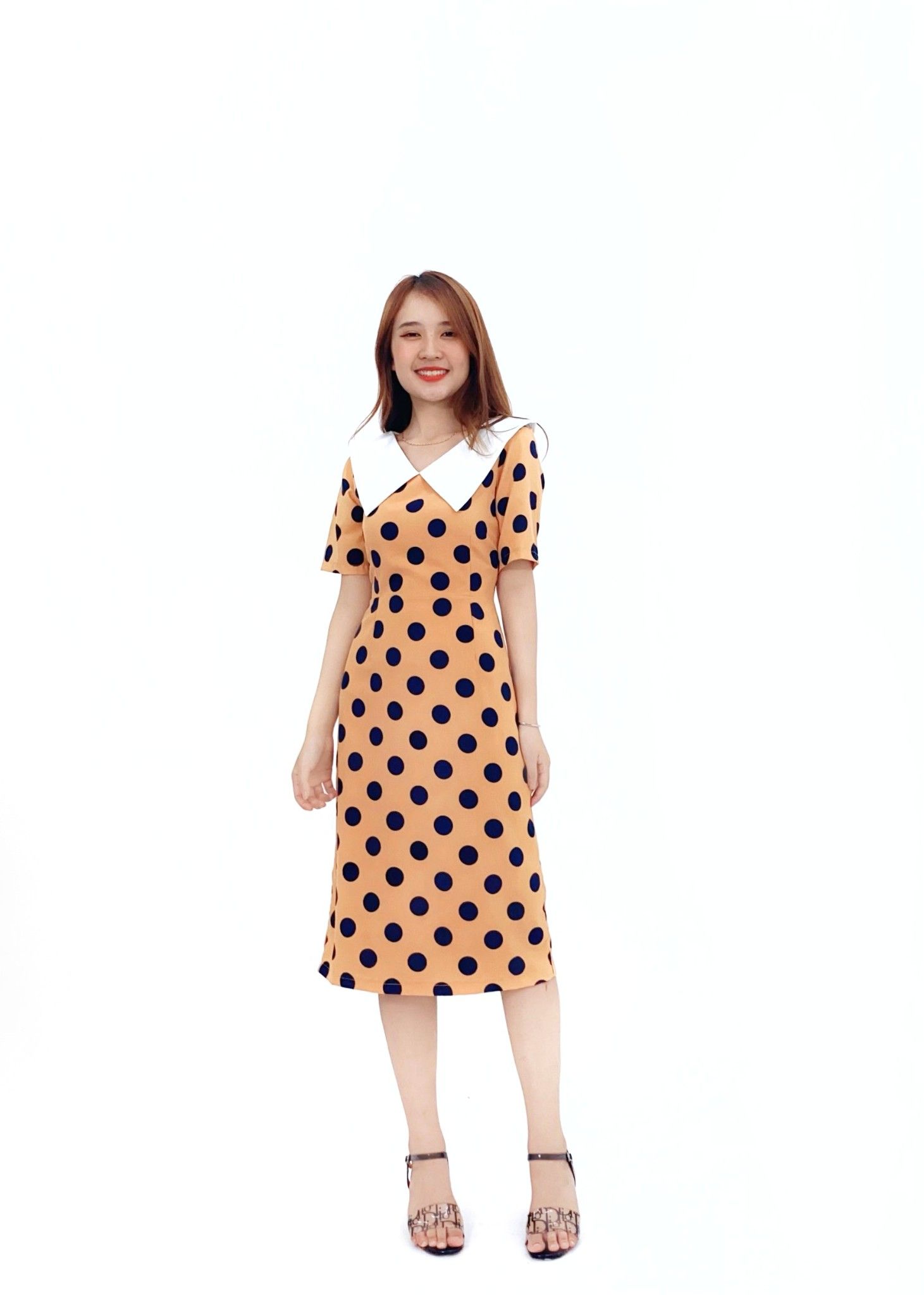 MT1264VANG - Đầm bi cổ trắng
