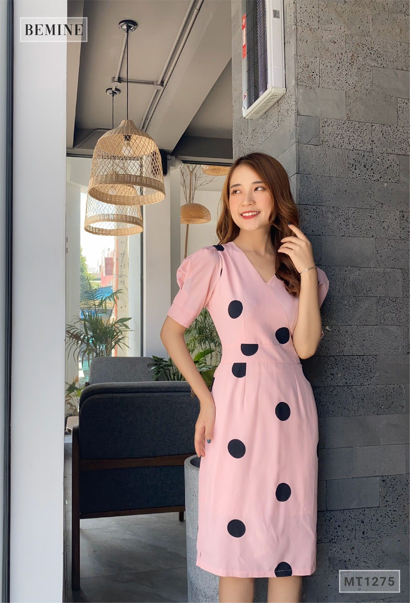 MT1275HONG - Đầm chấm bi cổ đắp chéo