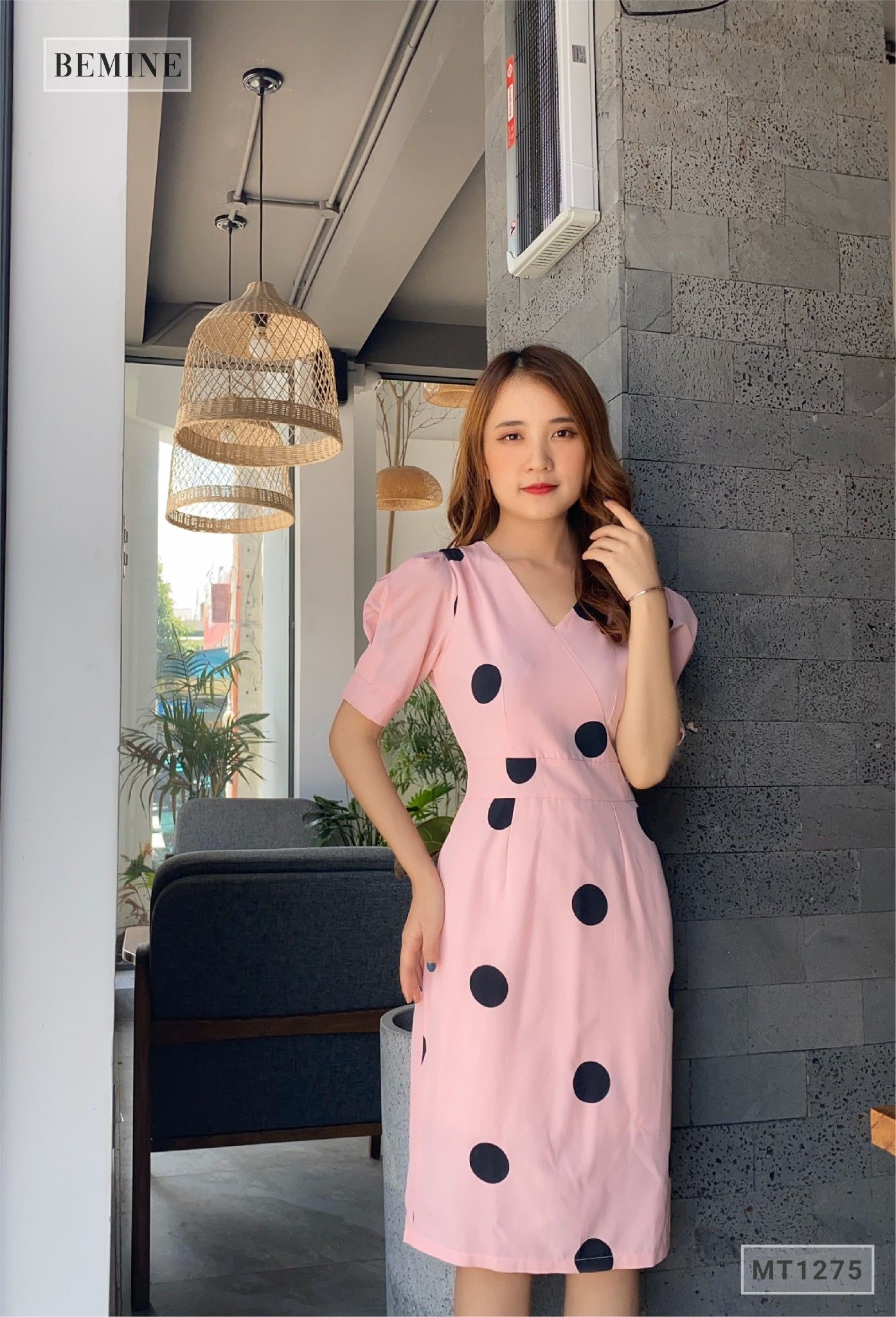 MT1275HONG - Đầm chấm bi cổ đắp chéo
