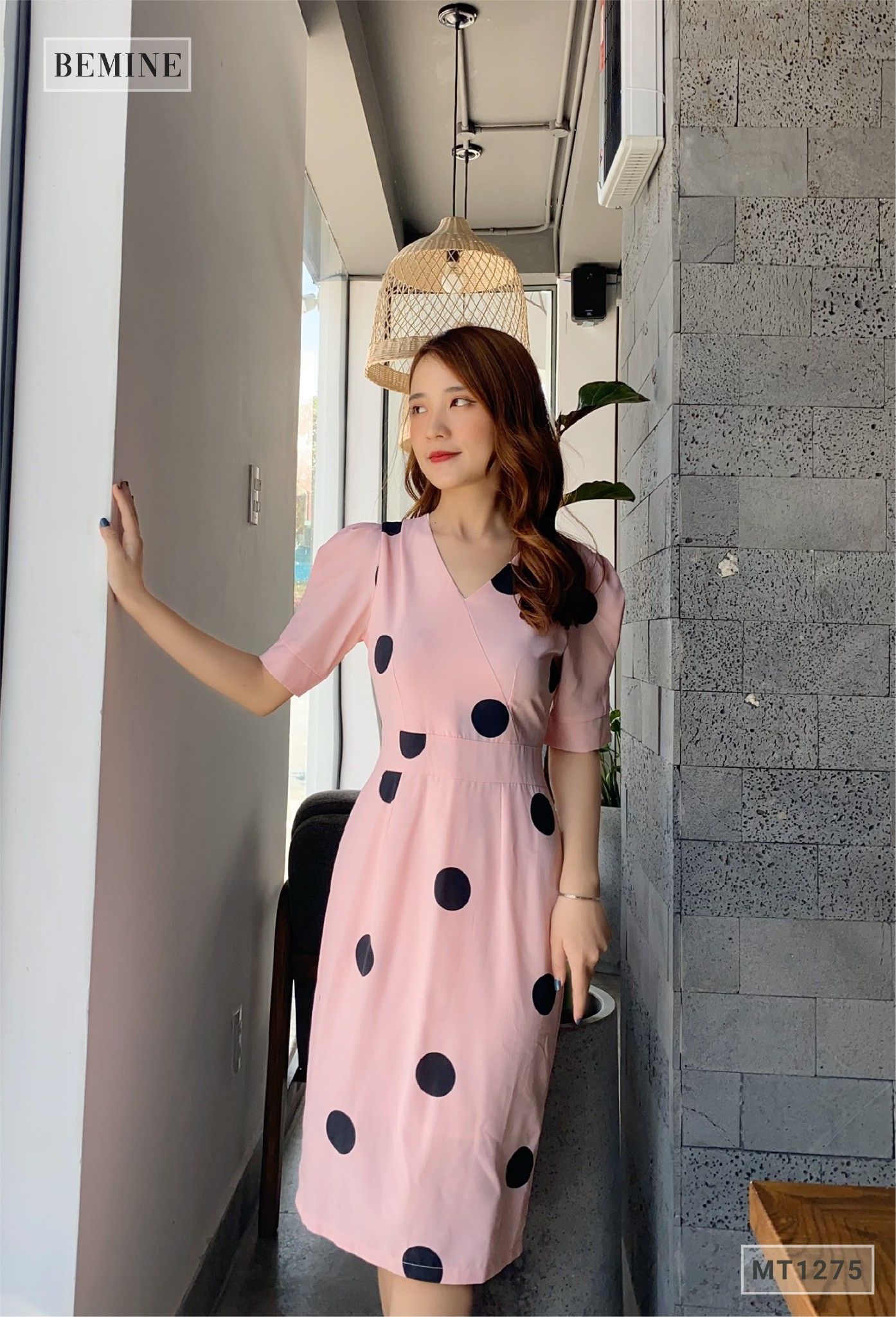 MT1275HONG - Đầm chấm bi cổ đắp chéo
