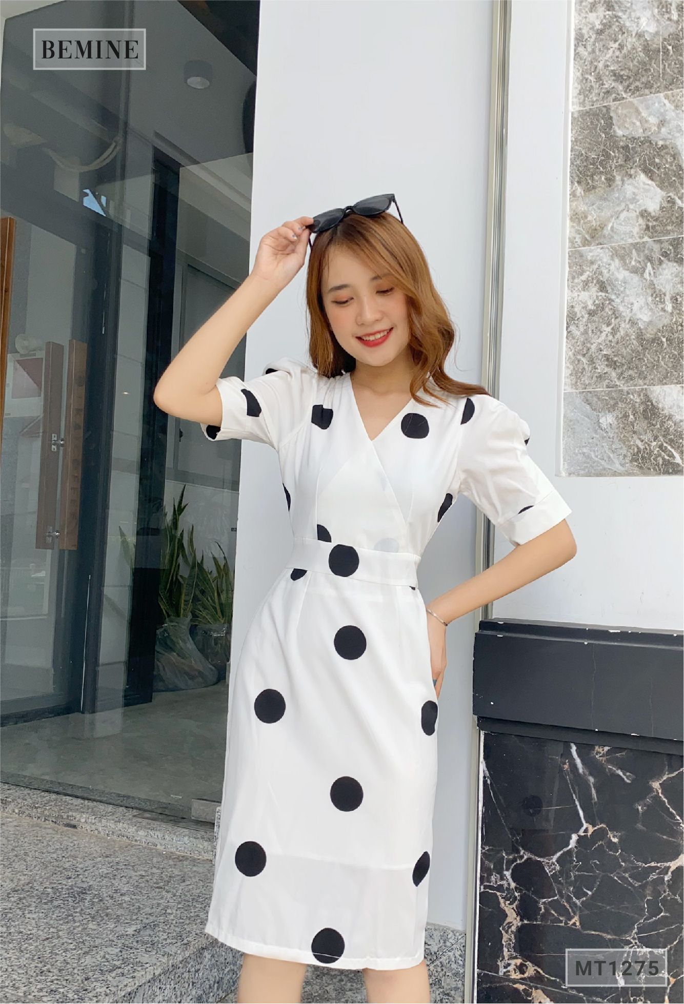 MT1275TRANG - Đầm chấm bi cổ đắp chéo