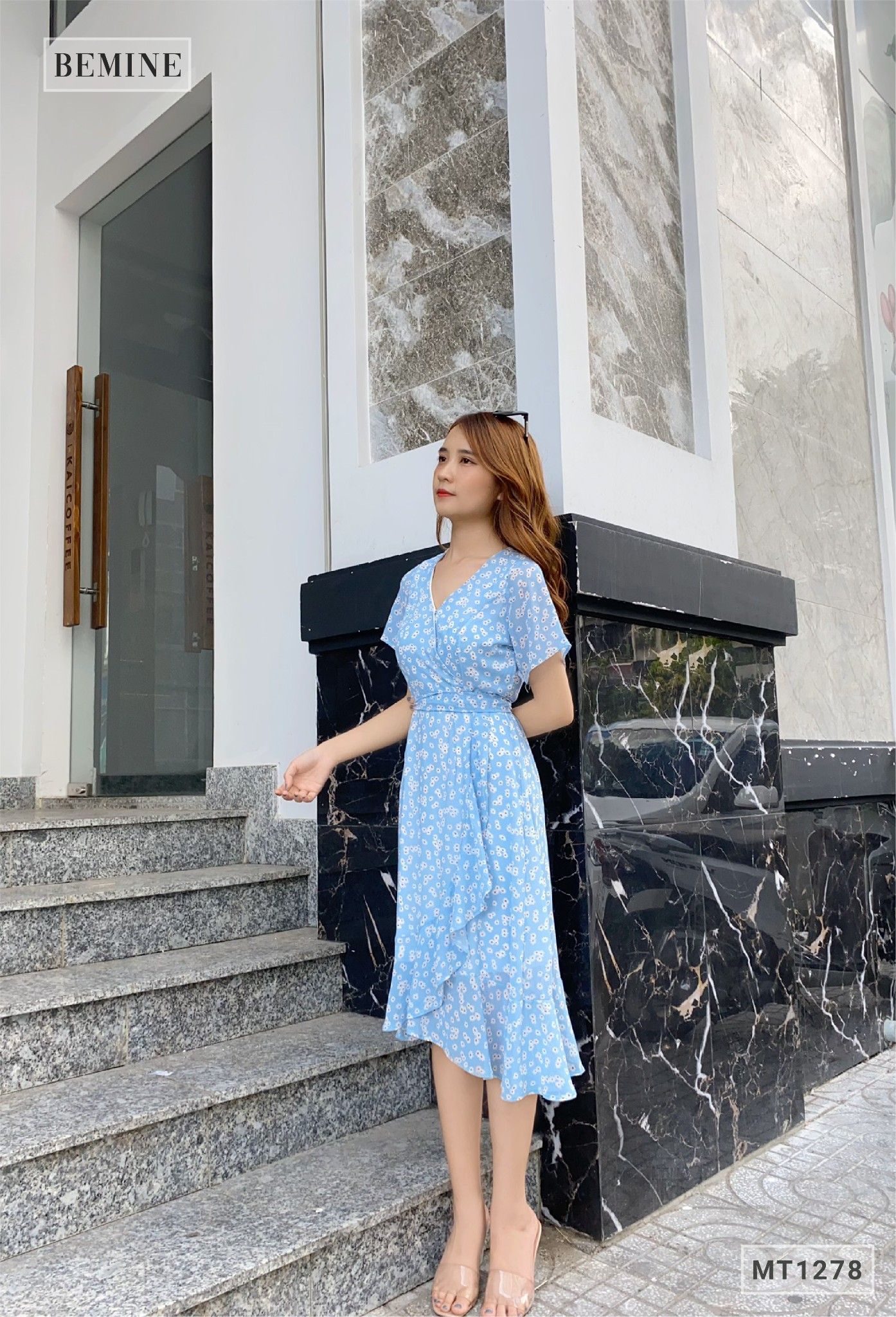 MT1278XANH - Đầm đáp ngực bèo tùng cột dây eo