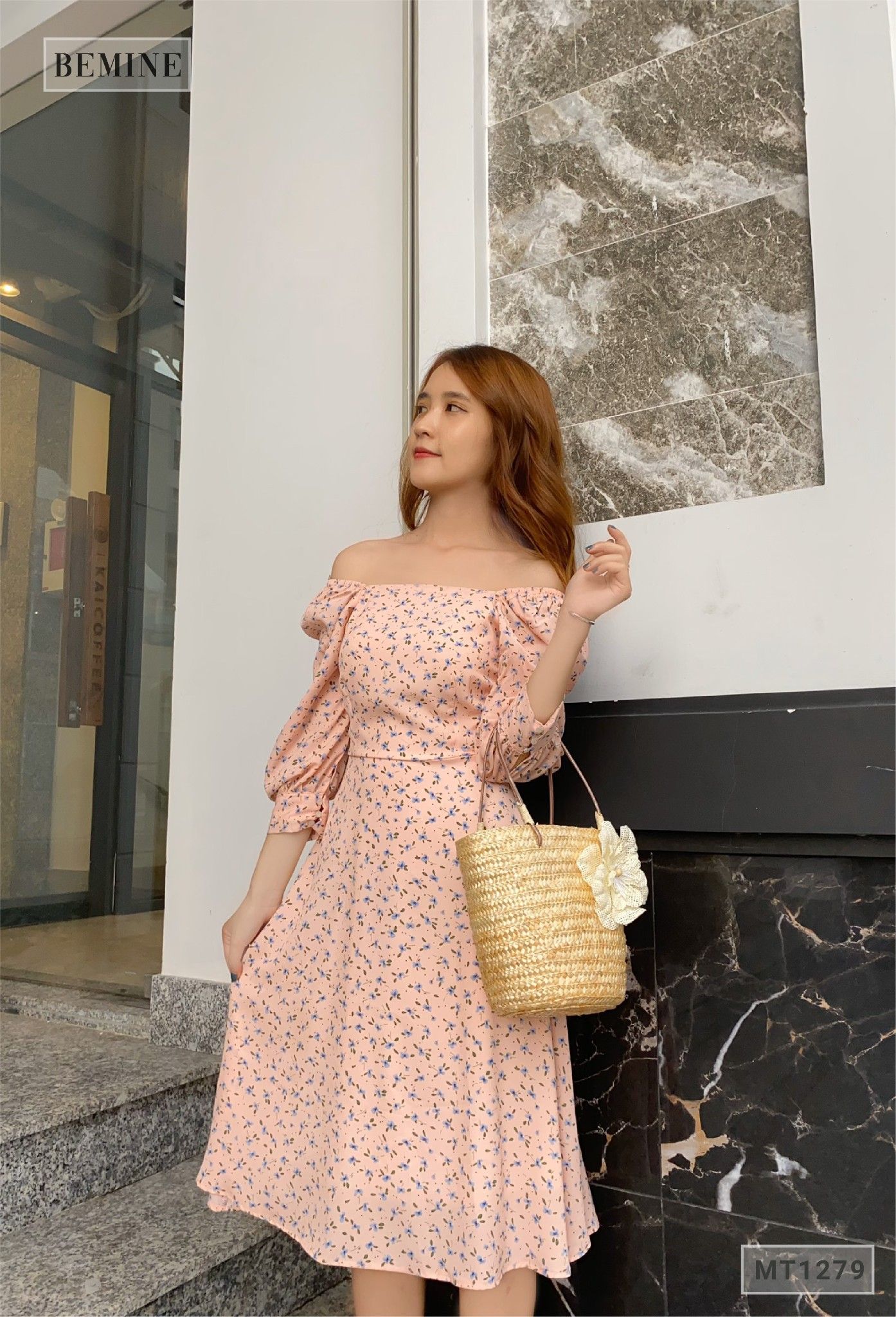 MT1279HONG - Đầm cổ U đính 3 nút tay