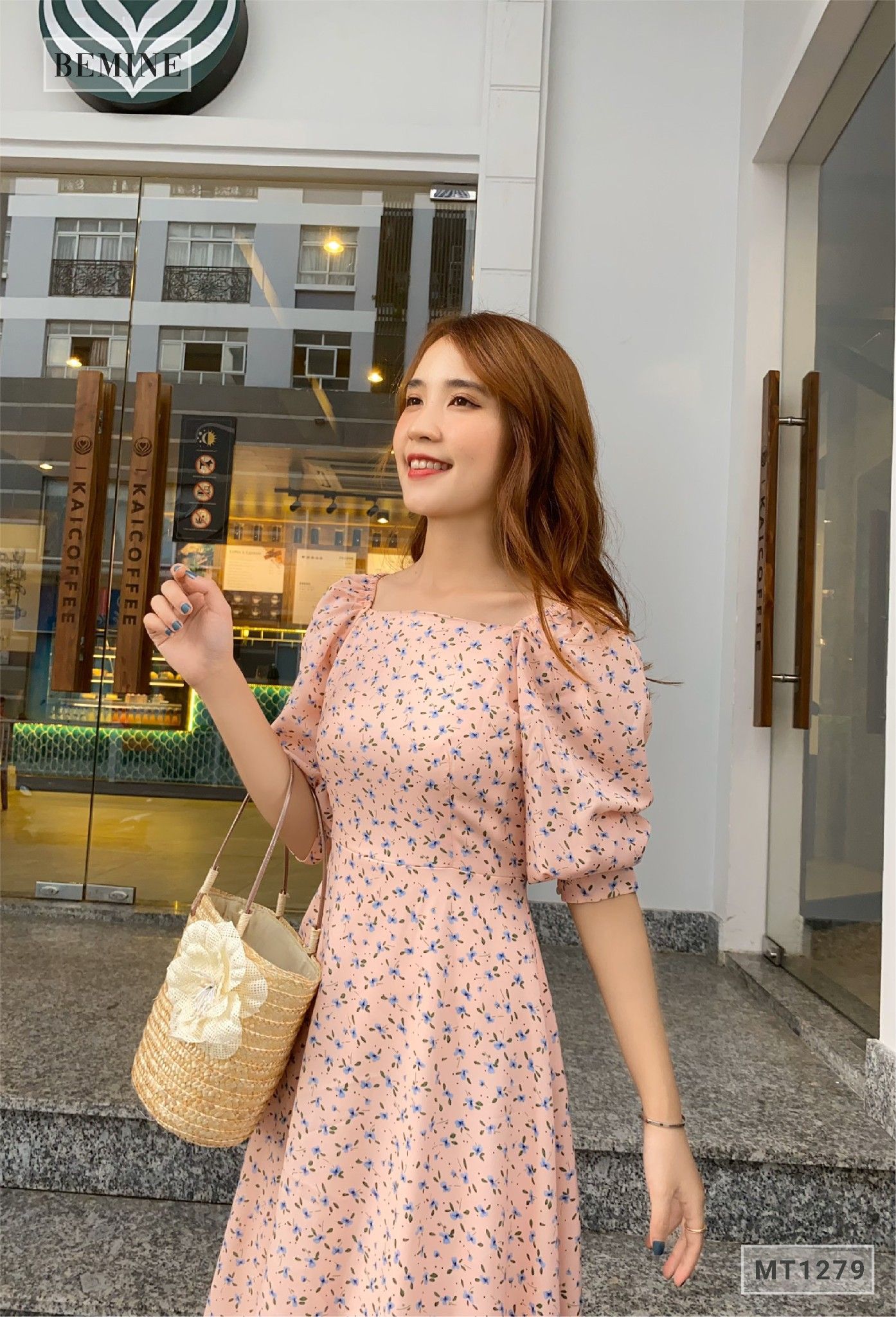MT1279HONG - Đầm cổ U đính 3 nút tay