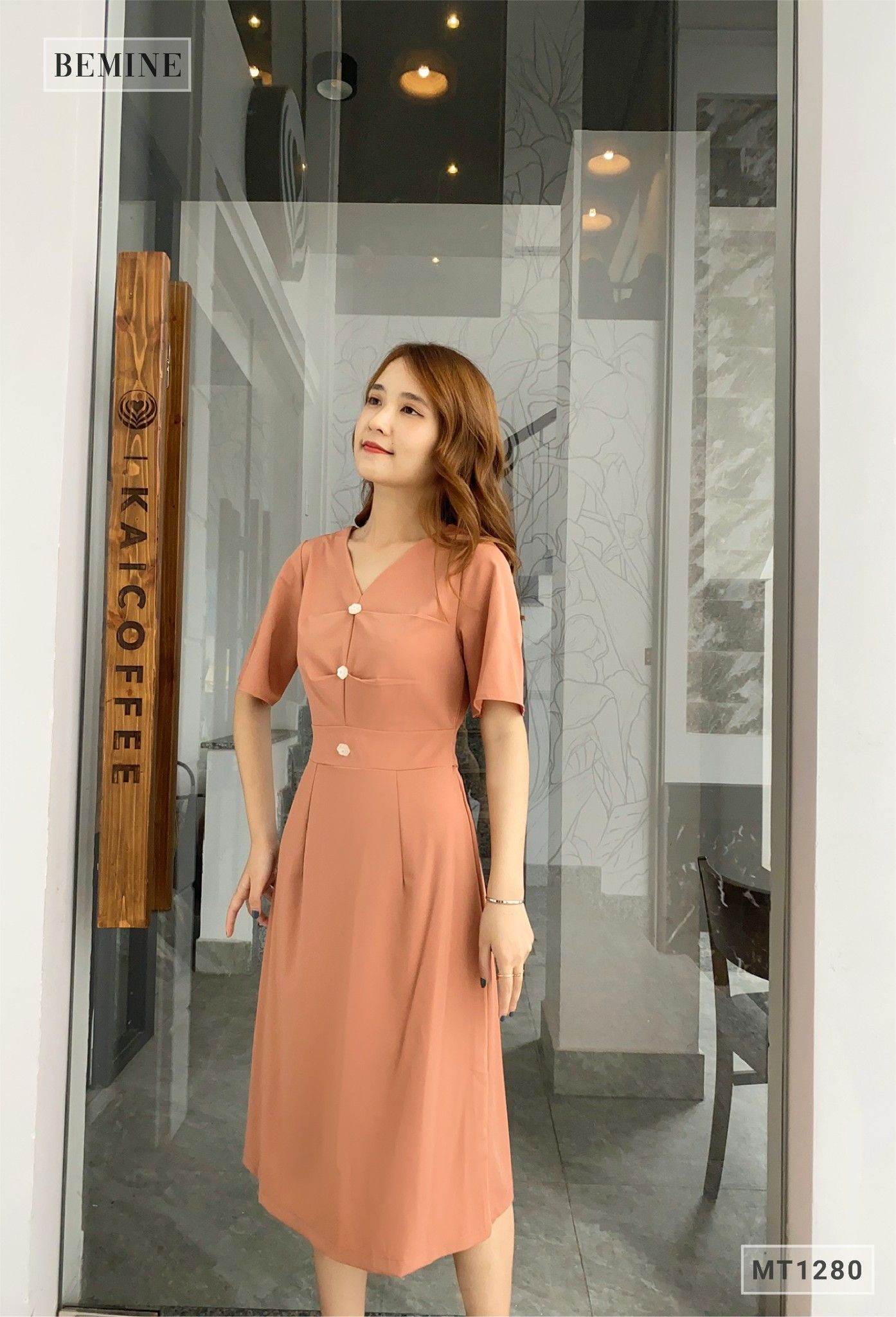 MT1280GACH - Đầm xếp ly thân đính nút tay loe