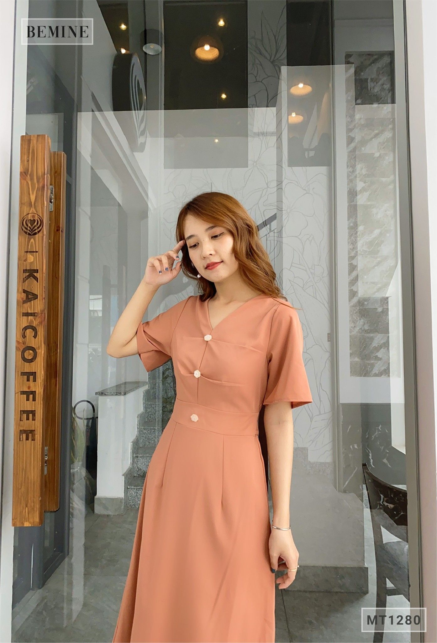 MT1280GACH - Đầm xếp ly thân đính nút tay loe