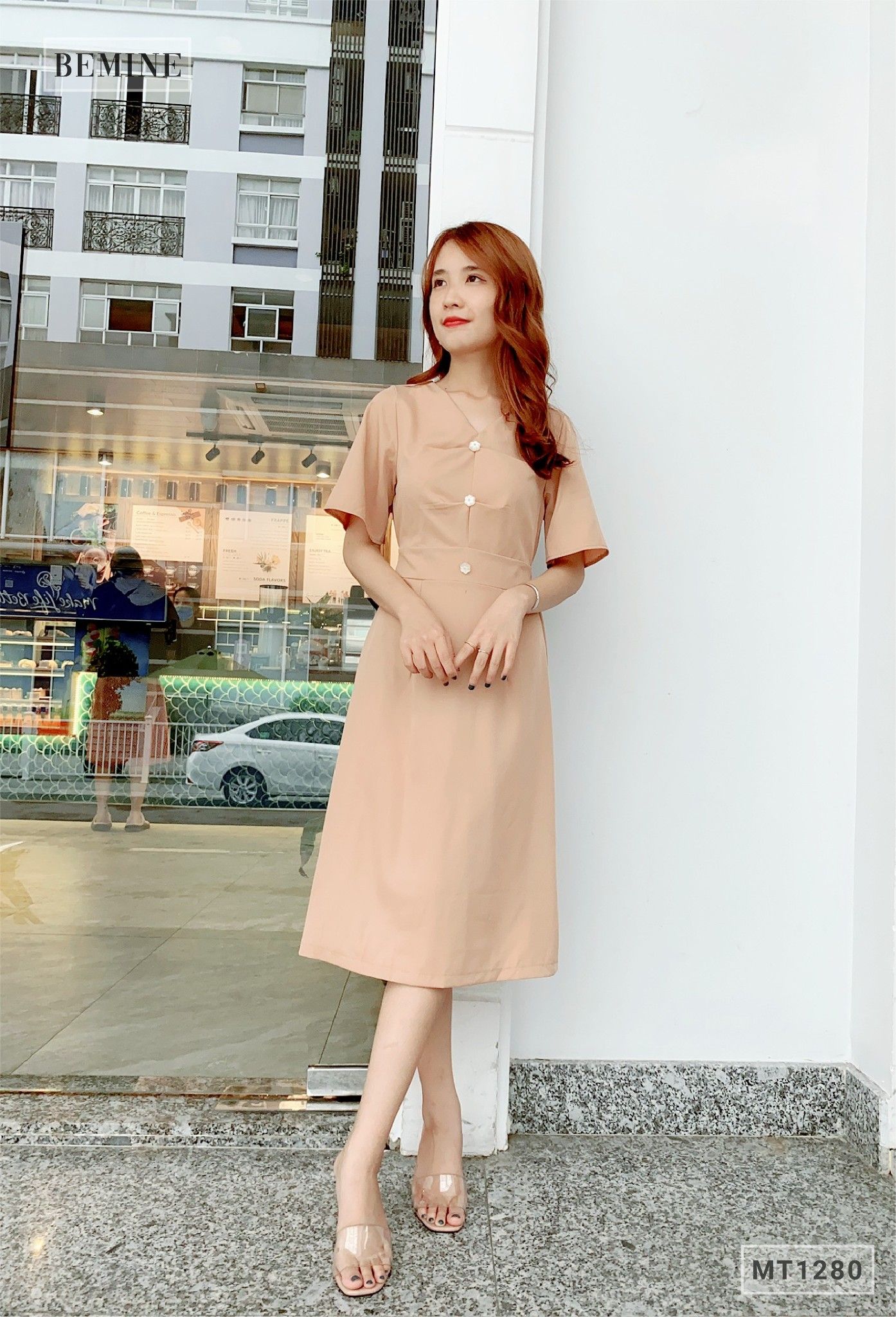 MT1280DA - Đầm xếp ly thân đính nút tay loe
