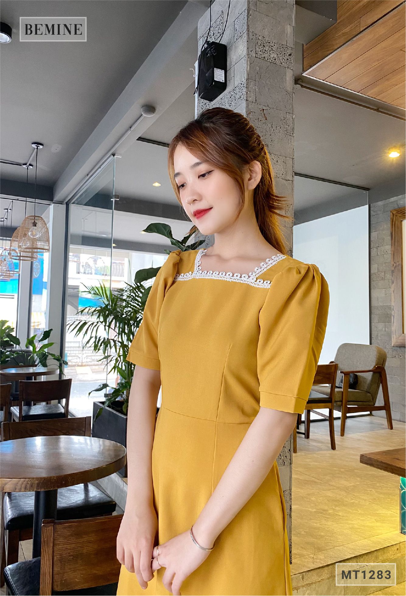 MT1283VANG - Đầm cổ ren cột eo