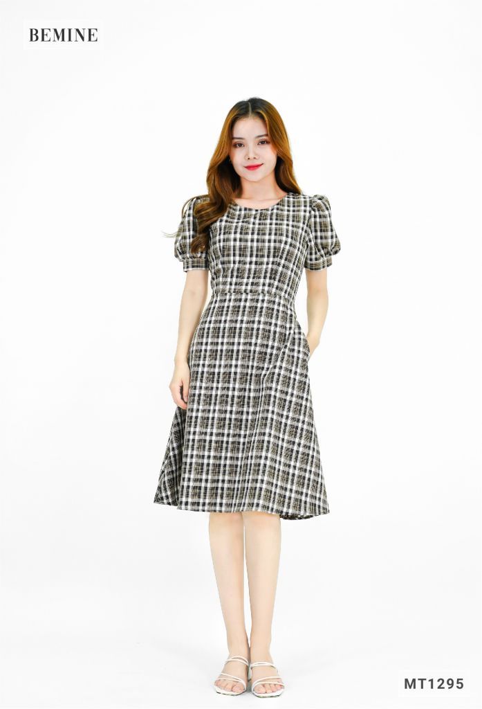 MT1295NAU - Đầm caro đính nút sau