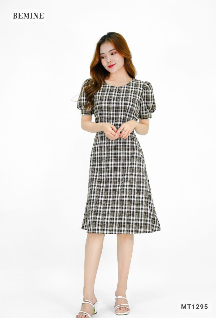 MT1295NAU - Đầm caro đính nút sau