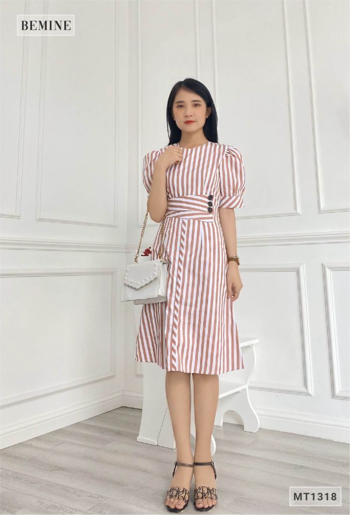 MT1318GACH - Đầm sọc đính nút eo