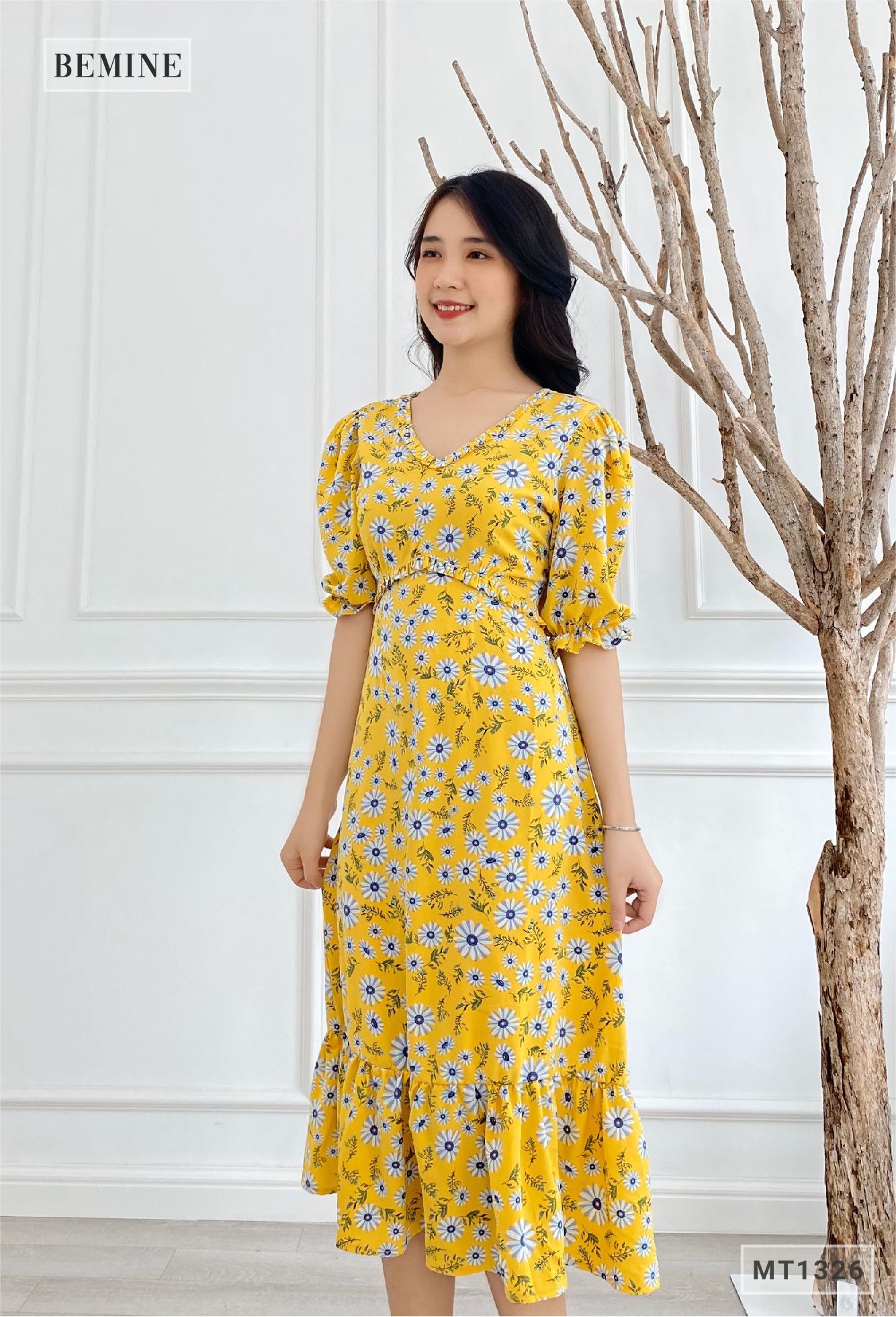 MT1326VANG - Đầm bèo cổ đuôi cá