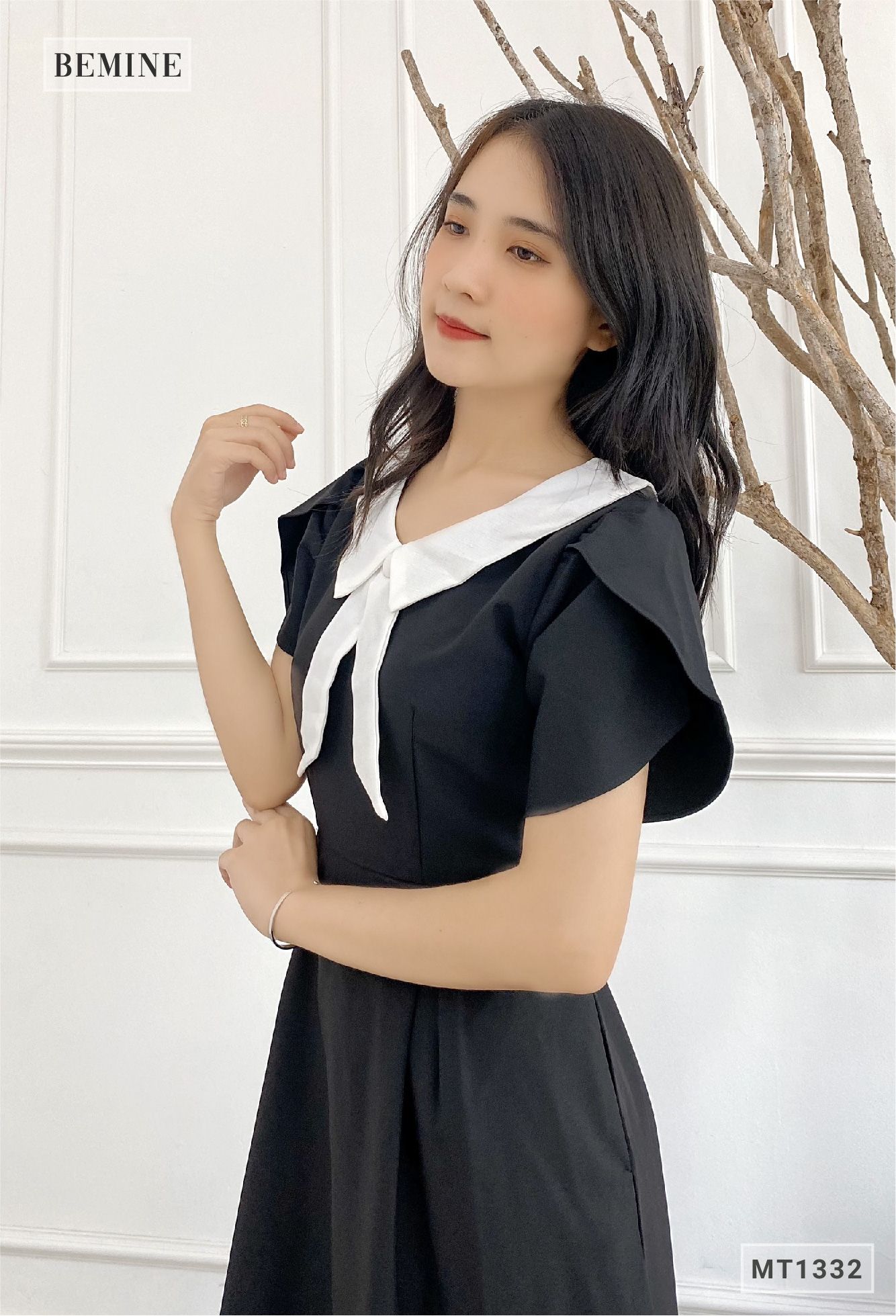 MT1332DEN - Đầm xòe cổ phối có nơ