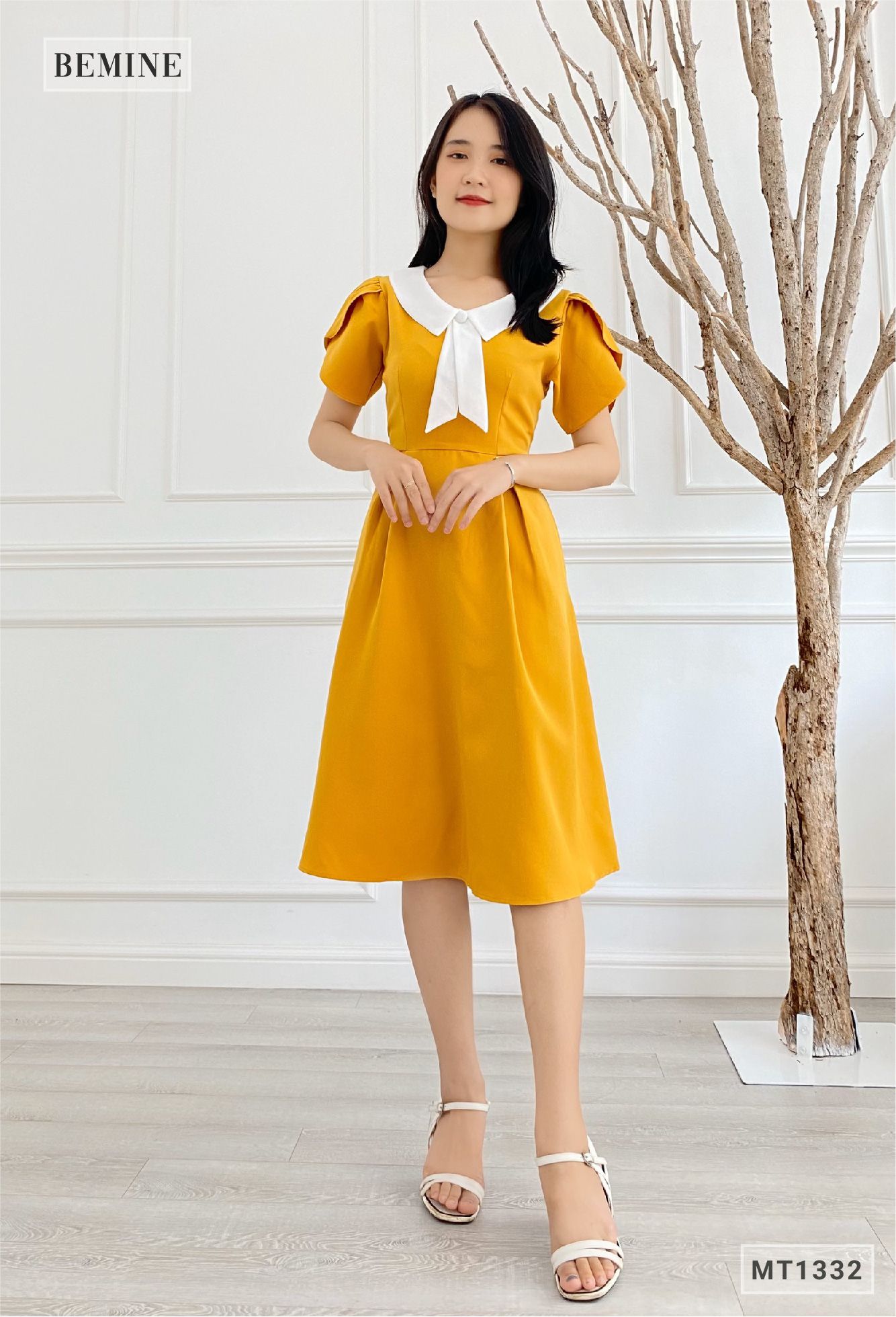 MT1332VANG - Đầm xòe cổ phối có nơ