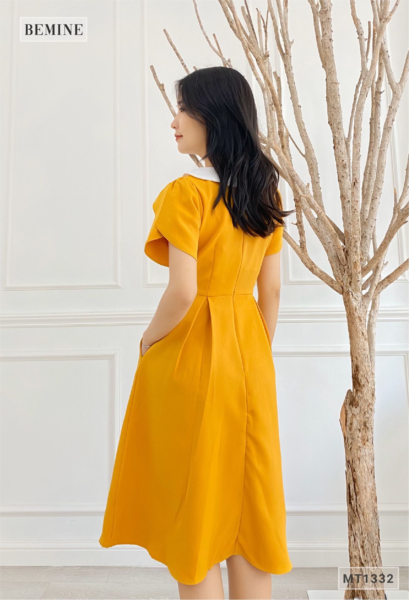 MT1332VANG - Đầm xòe cổ phối có nơ