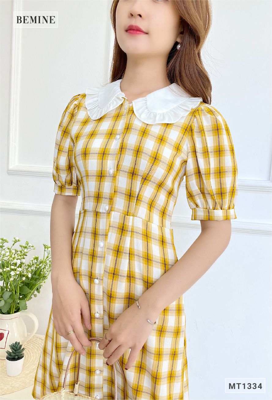 MT1334VANG - Đầm caro cổ phối đính châu