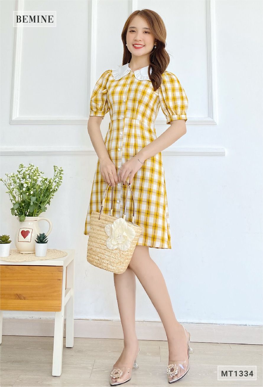 MT1334VANG - Đầm caro cổ phối đính châu