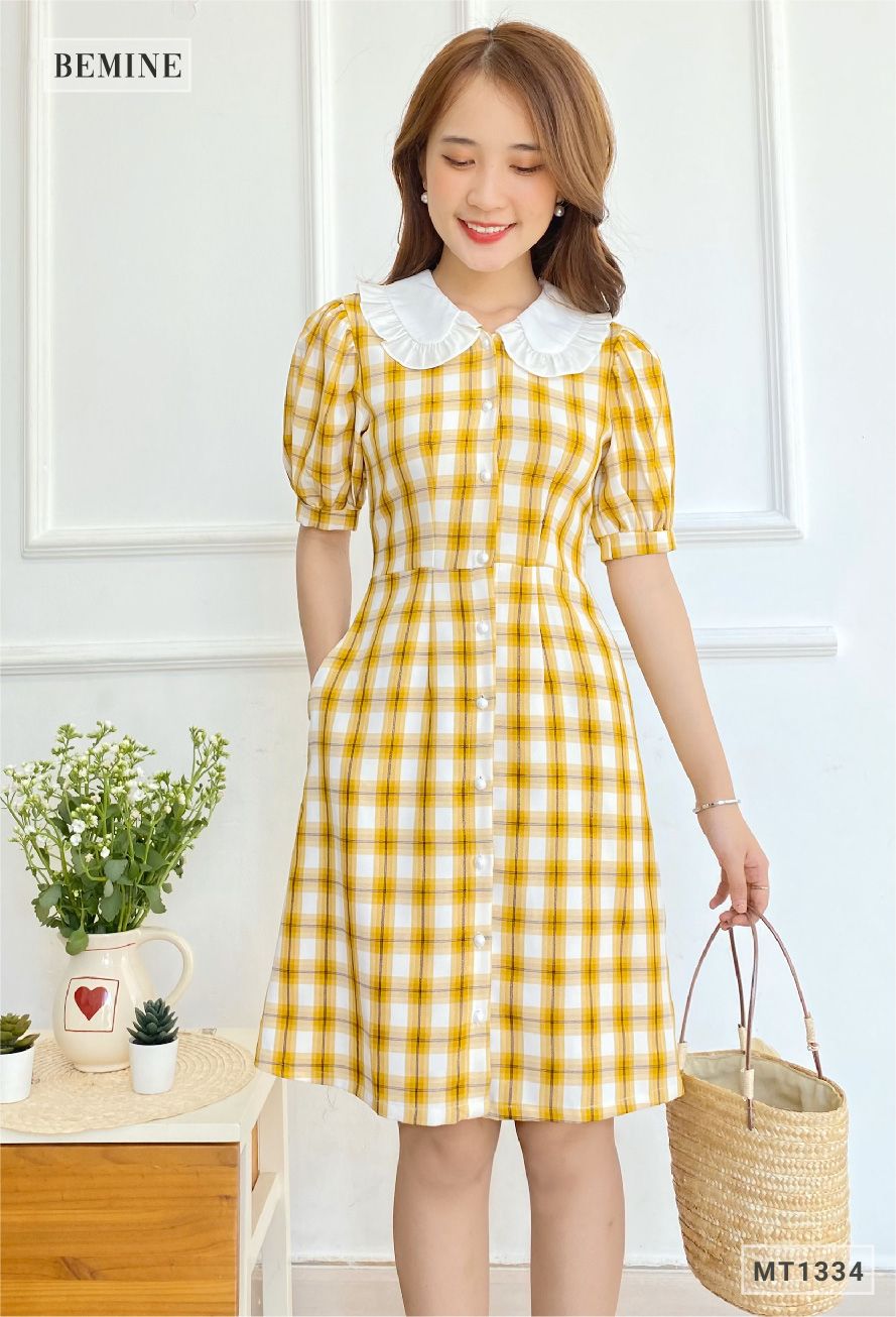 MT1334VANG - Đầm caro cổ phối đính châu