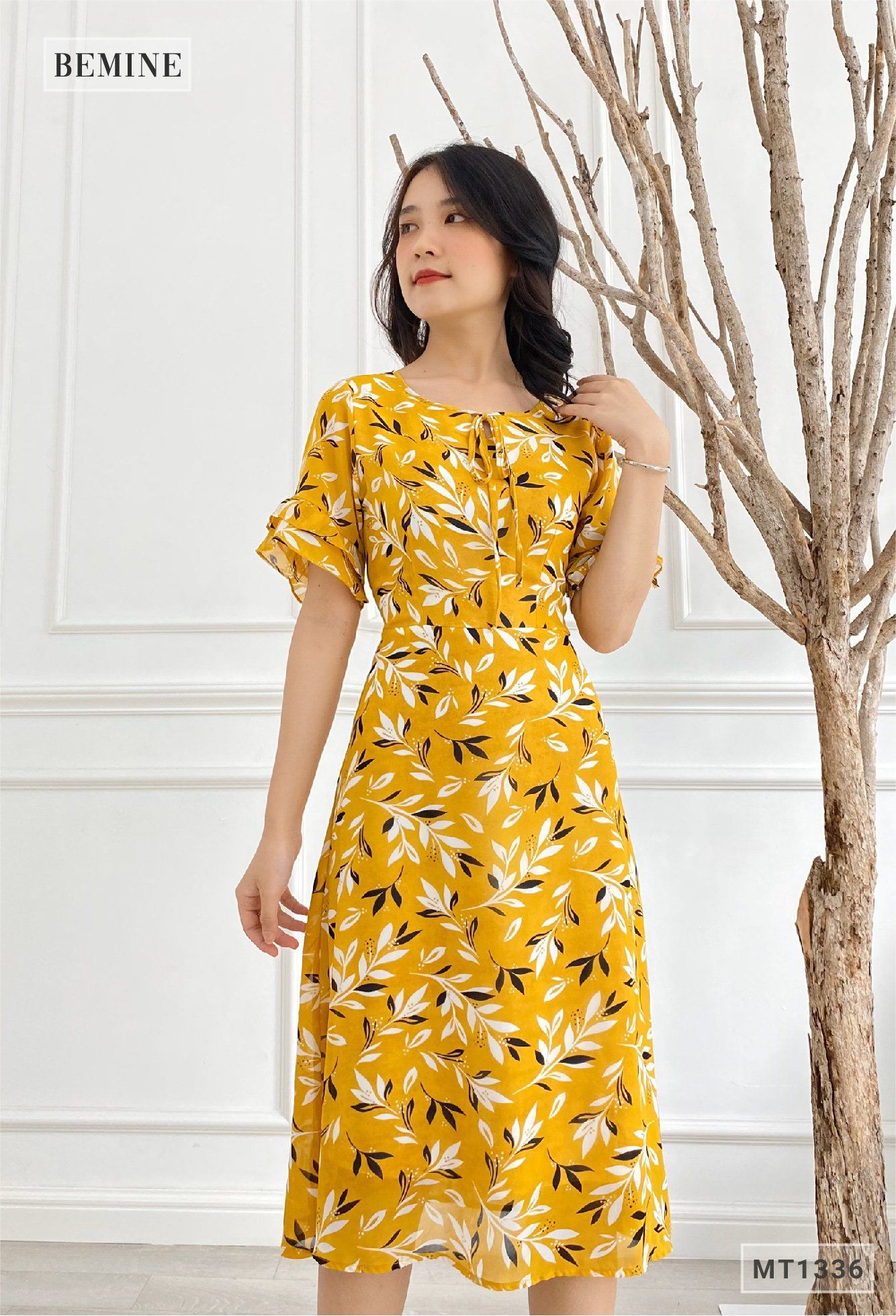 MT1336VANG - Đầm nơ cổ xếp ly tay