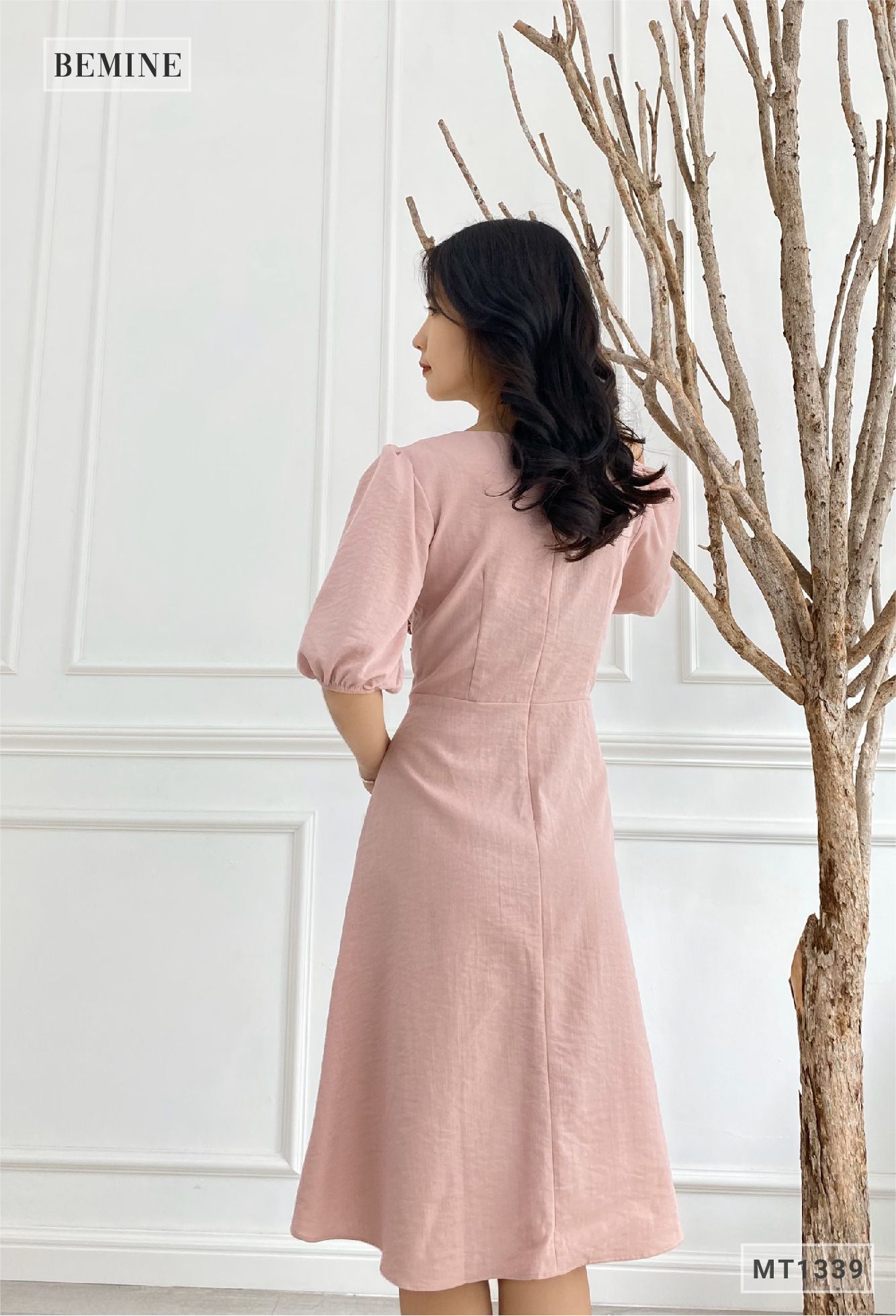 MT1339RUOC - Đầm bèo cổ tay phồng