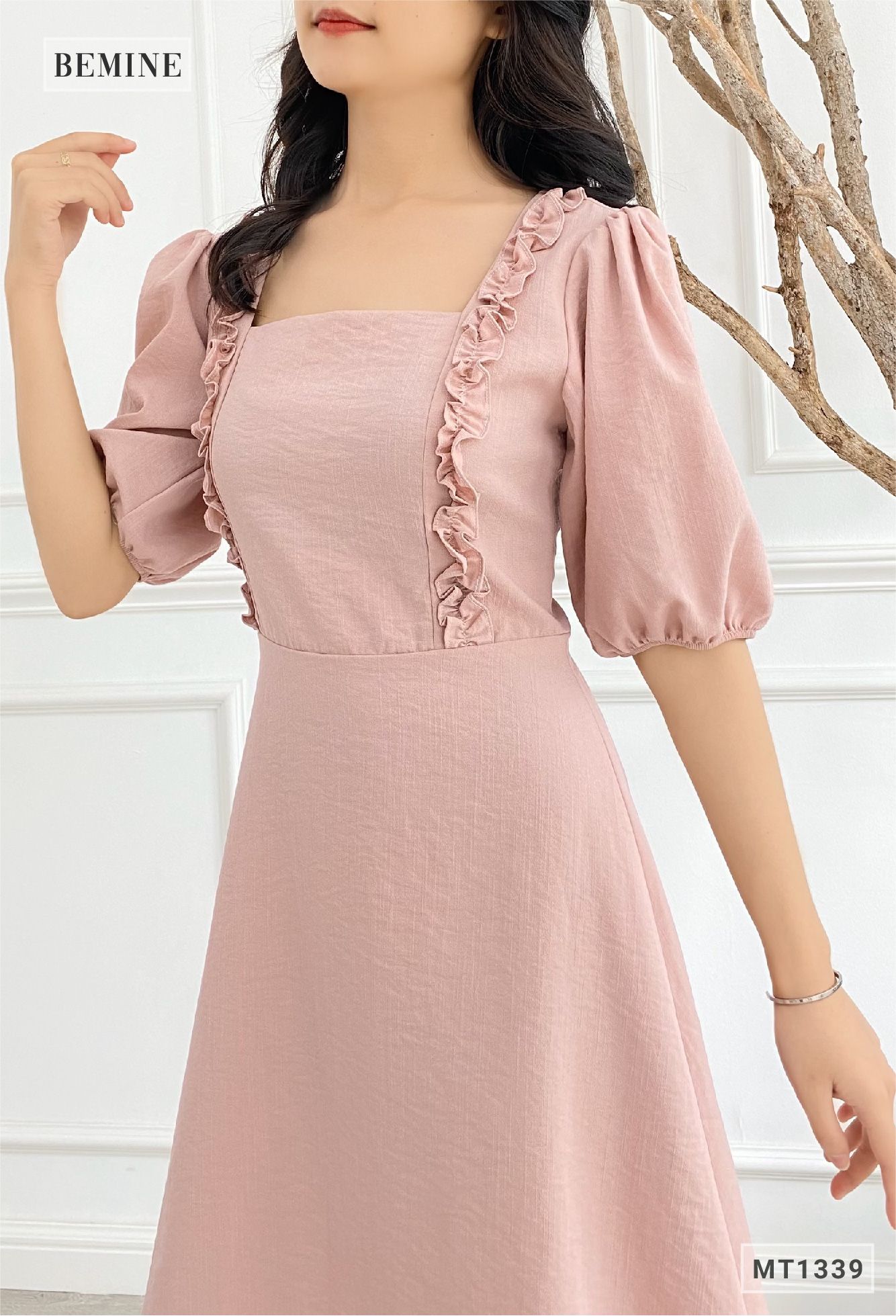 MT1339RUOC - Đầm bèo cổ tay phồng