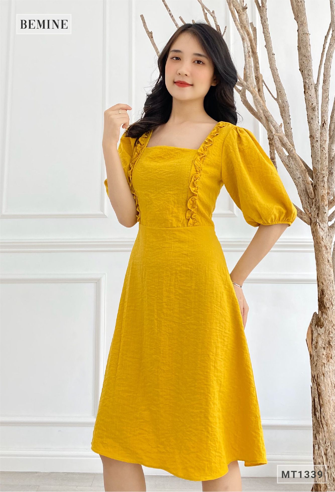 MT1339VANG - Đầm bèo cổ tay phồng
