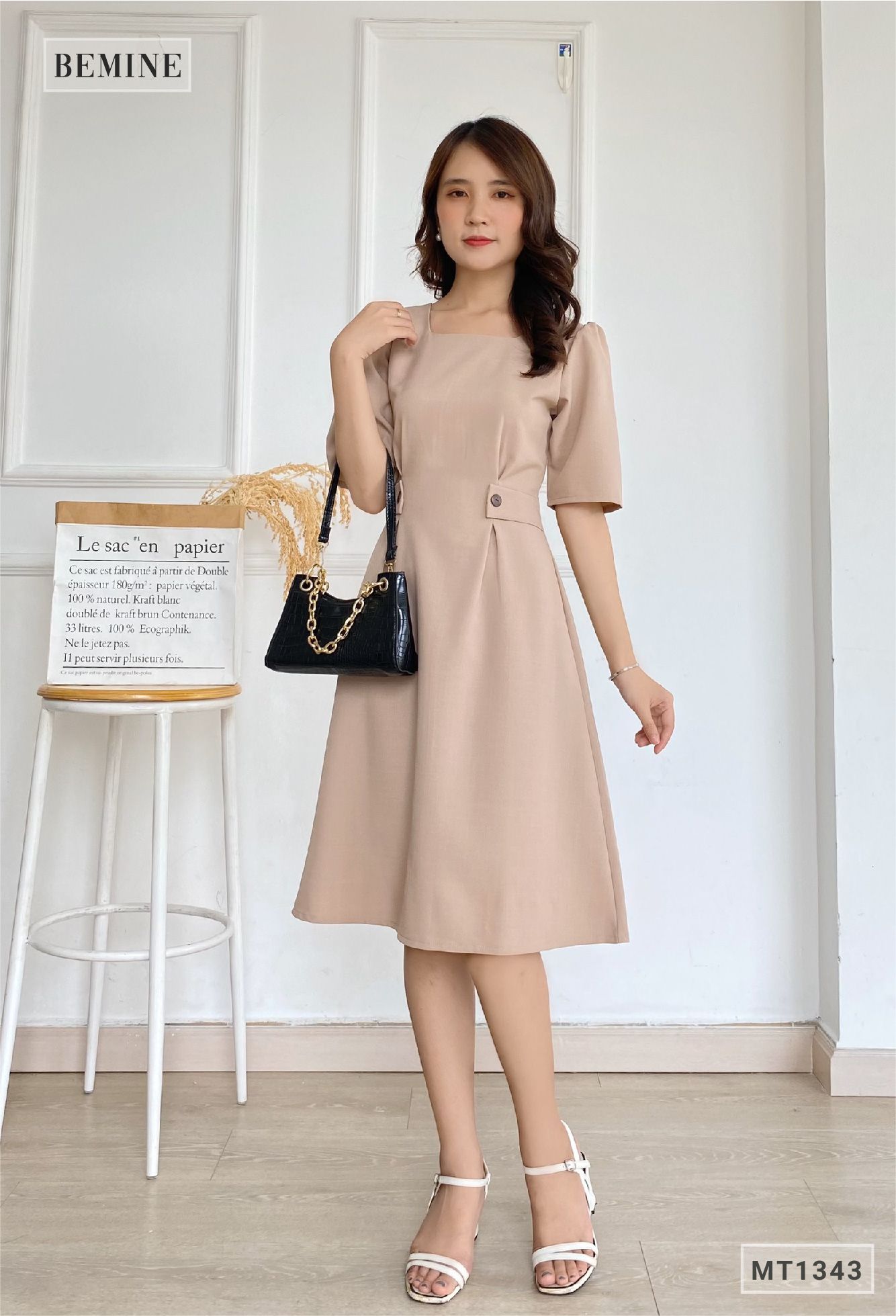 MT1343NAU - Đầm cổ vuông đính 2 nút eo