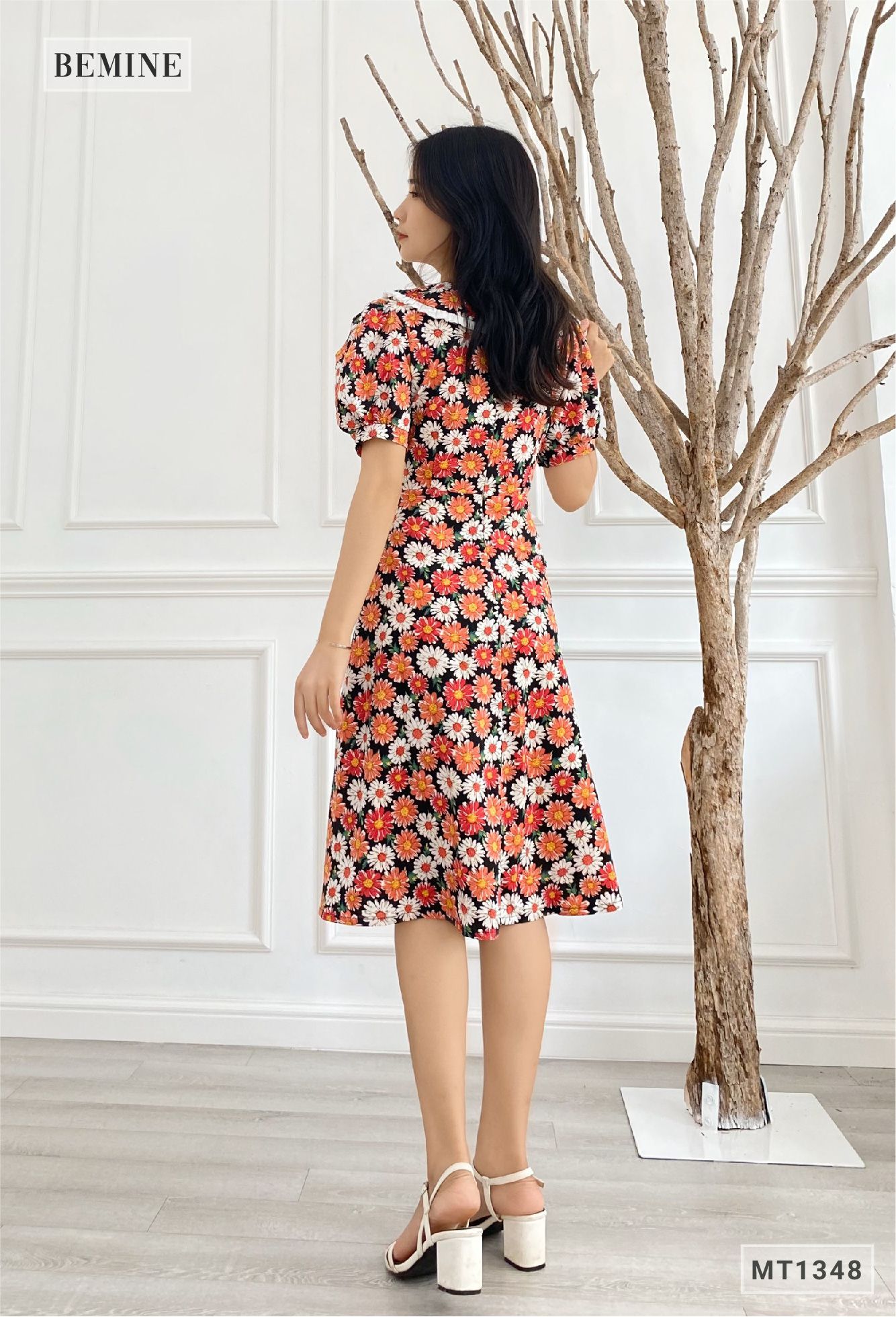 MT1348ĐEN - Đầm viền cổ trắng đính nút