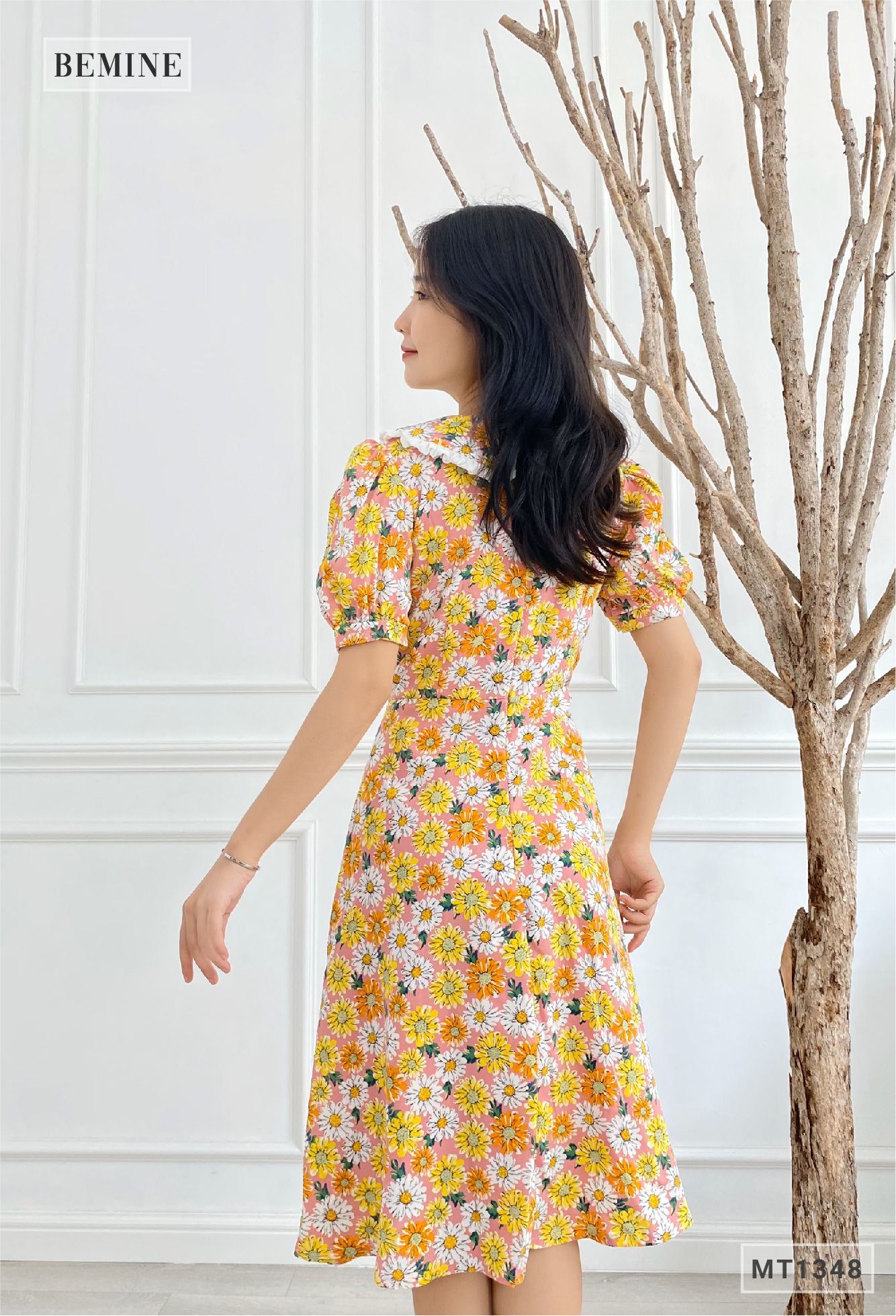 MT1348HONG - Đầm viền cổ trắng đính nút