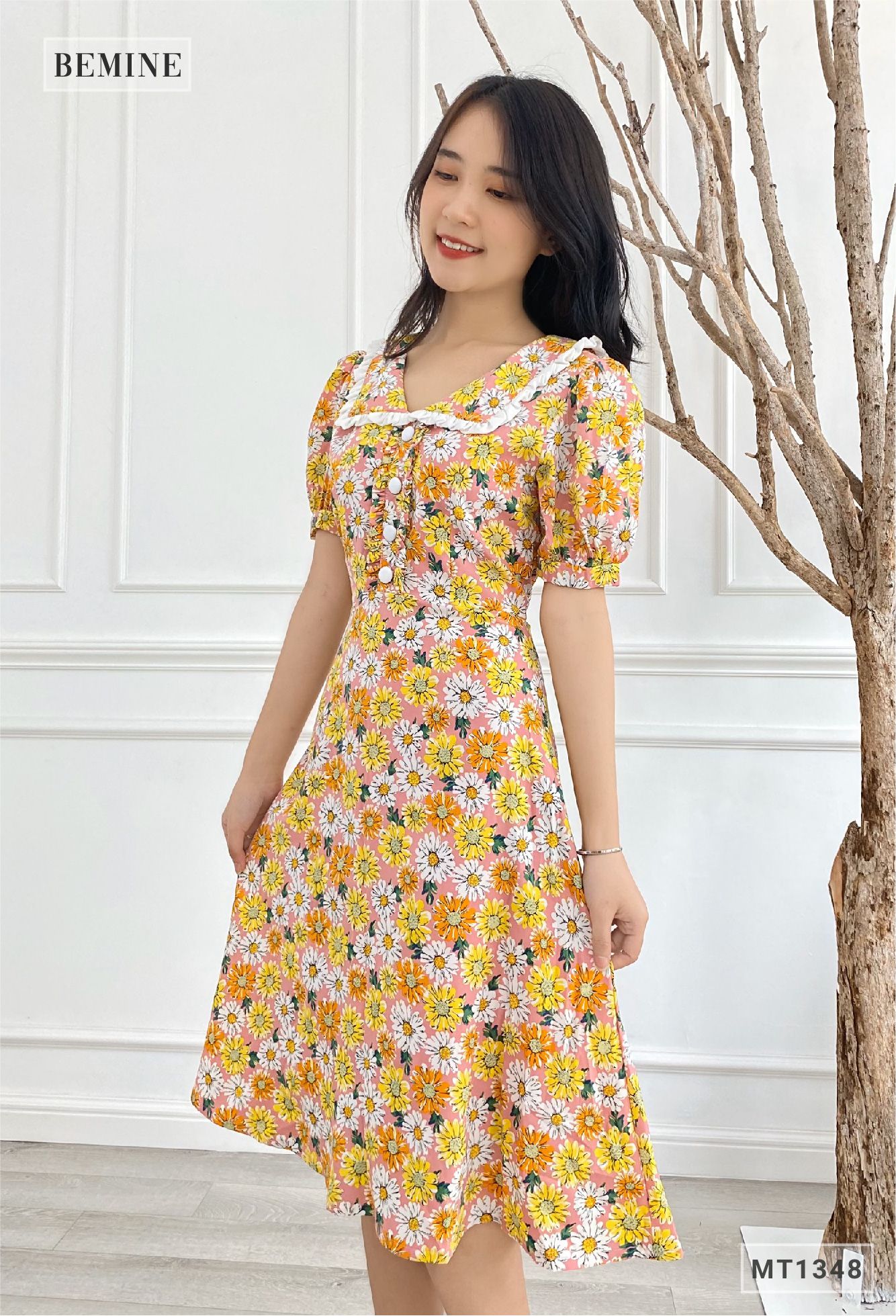 MT1348HONG - Đầm viền cổ trắng đính nút