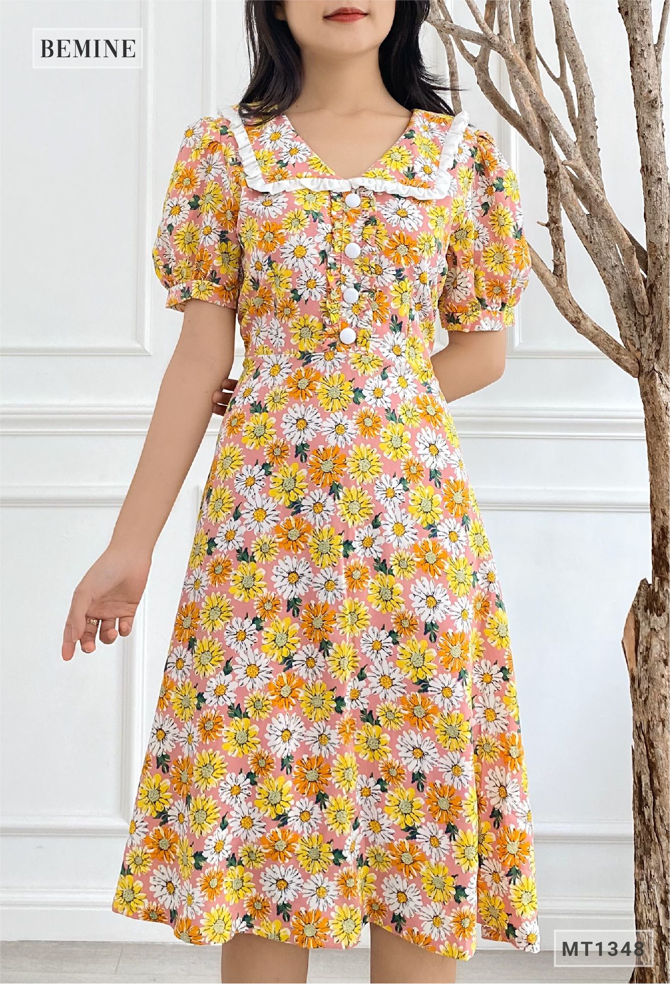 MT1348HONG - Đầm viền cổ trắng đính nút