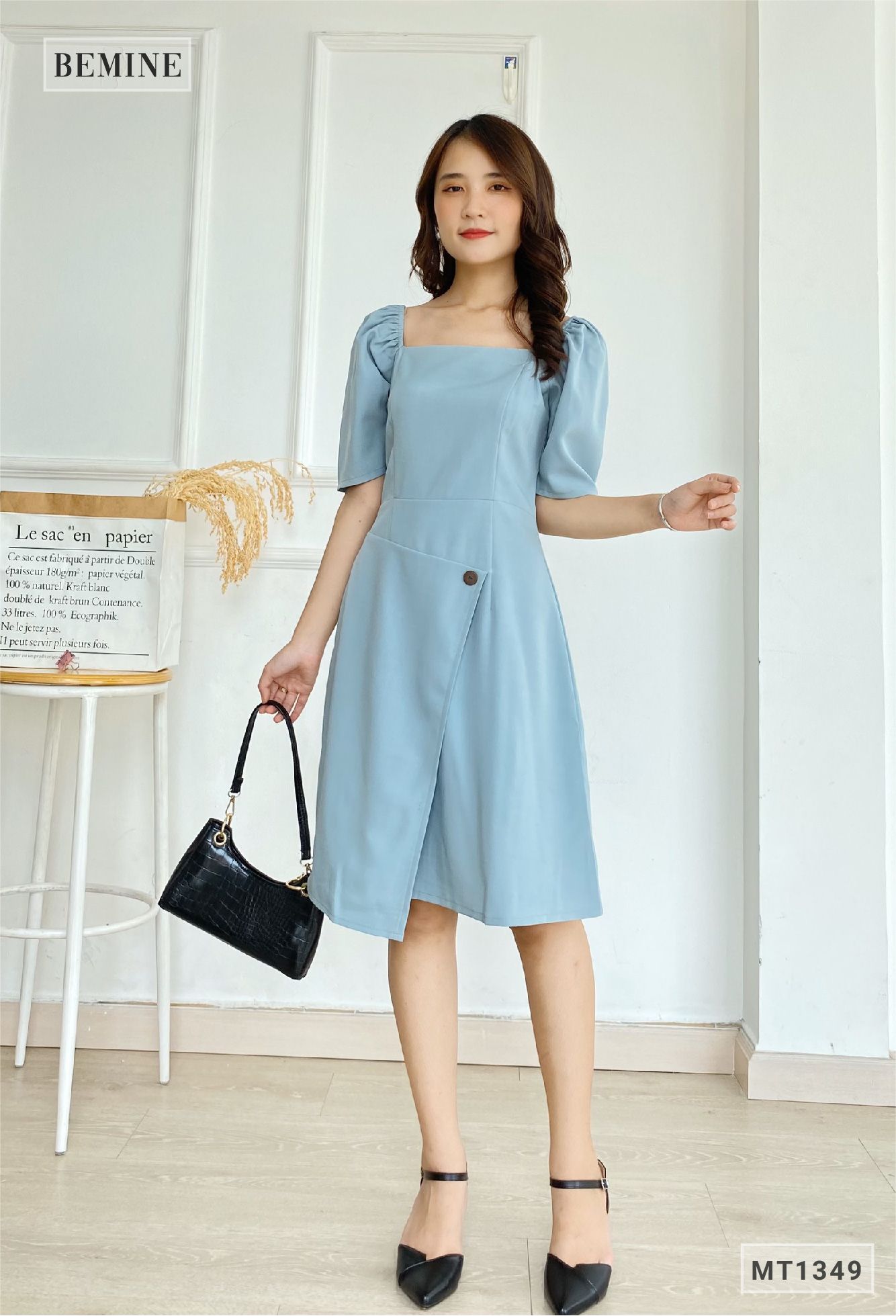 MT1349XANH - Đầm cổ vuông đính nút