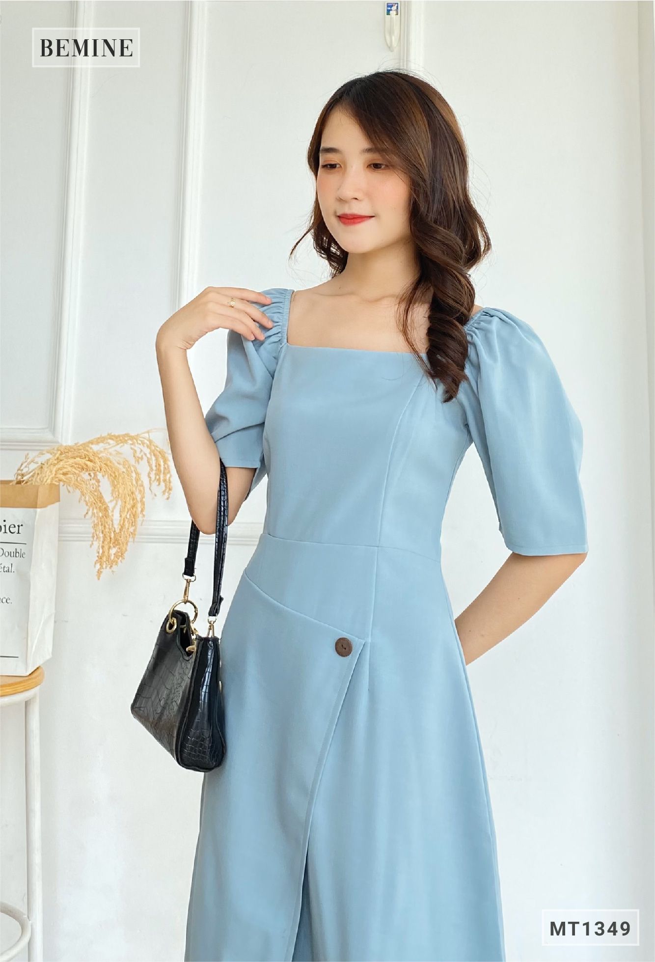 MT1349XANH - Đầm cổ vuông đính nút
