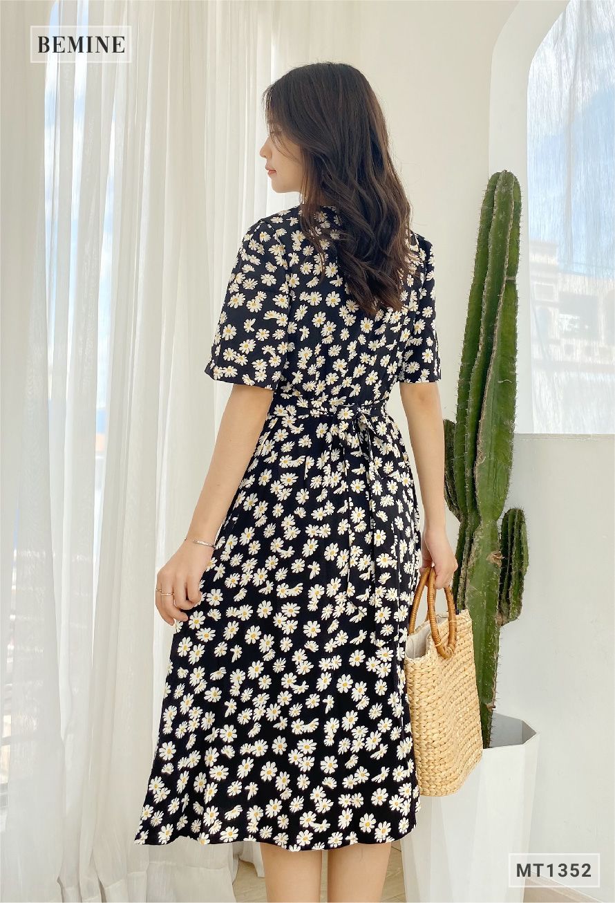 MT1352DEN - Đầm hoa đáp ngực dây eo