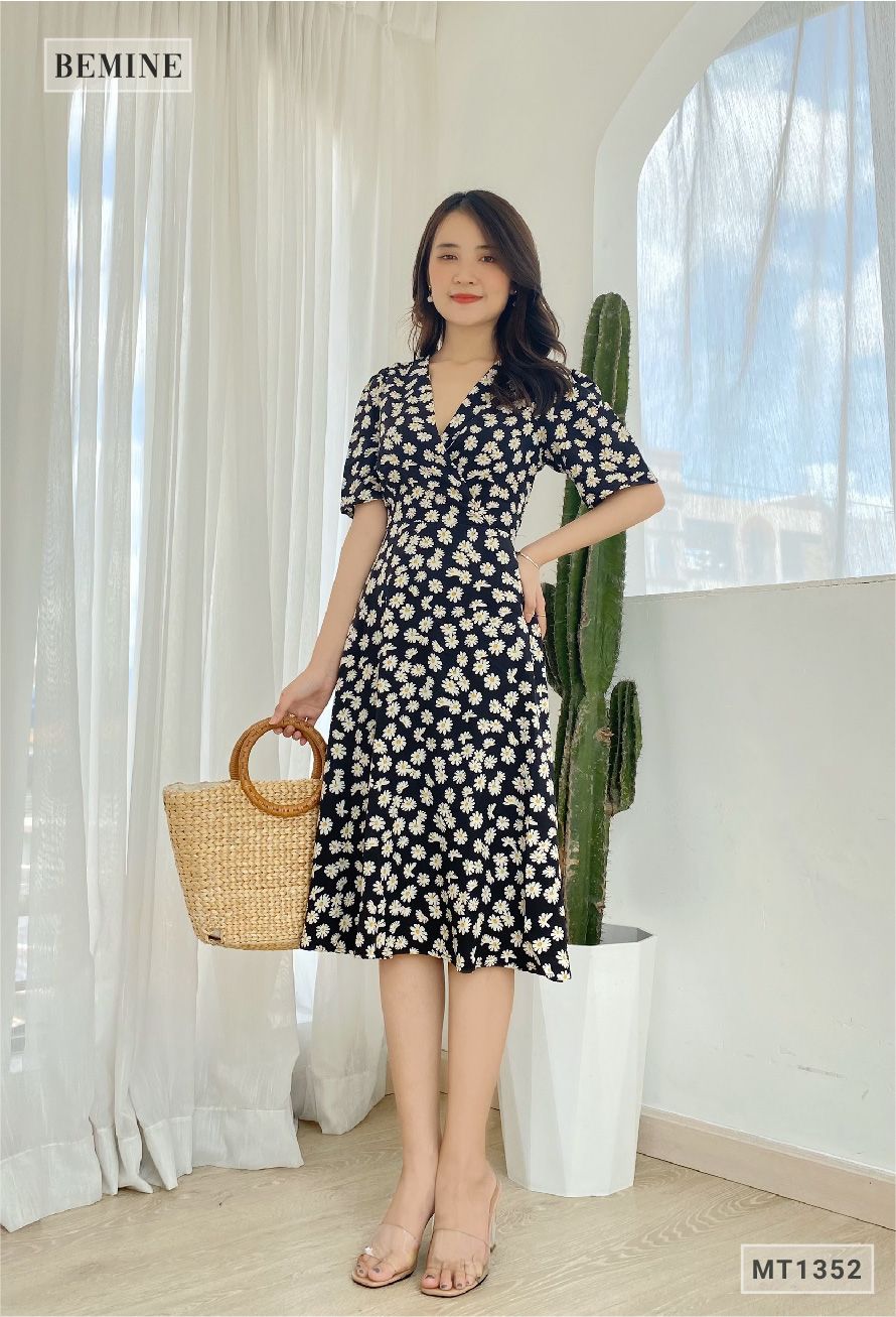 MT1352DEN - Đầm hoa đáp ngực dây eo