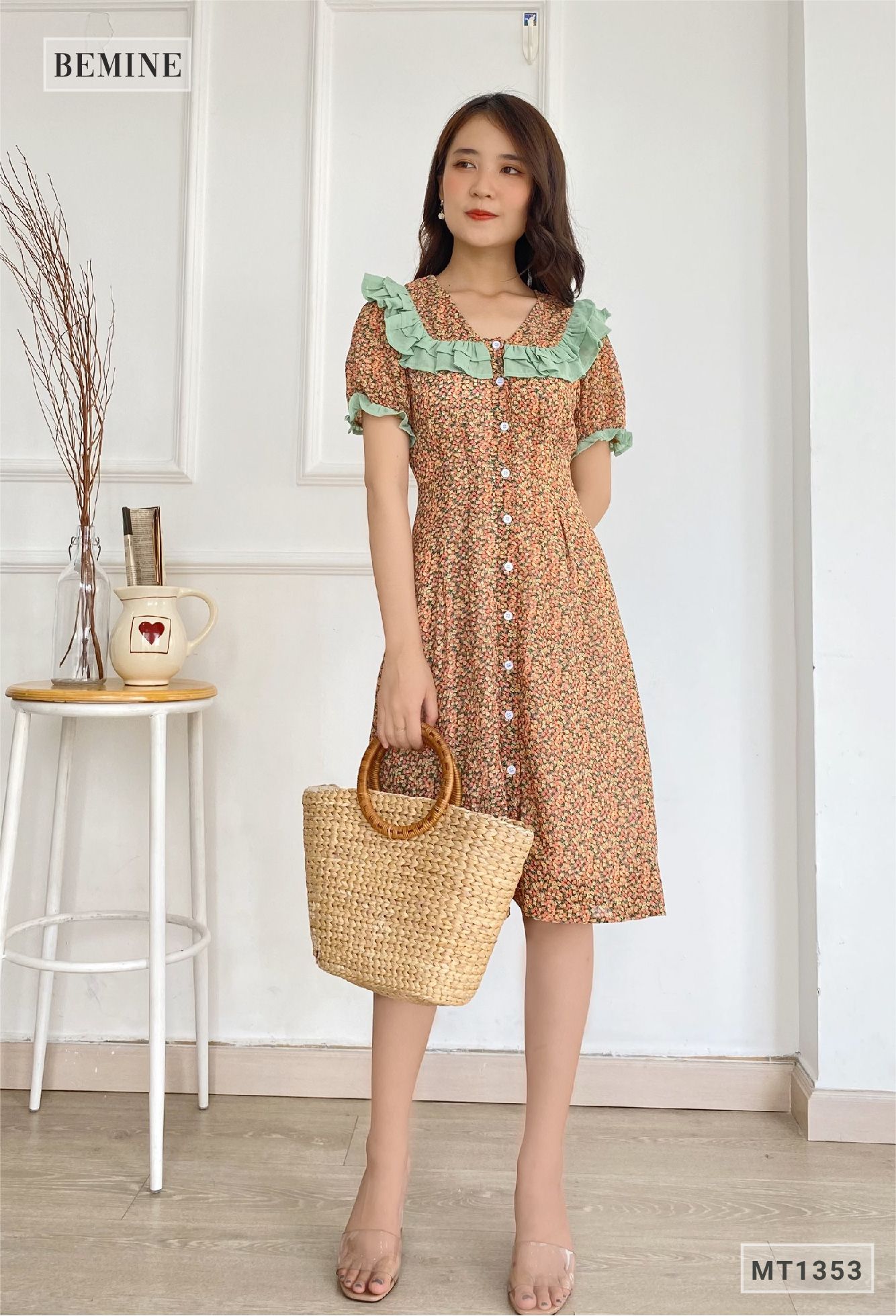 MT1353XANH - Đầm cổ phối bèo đính nút