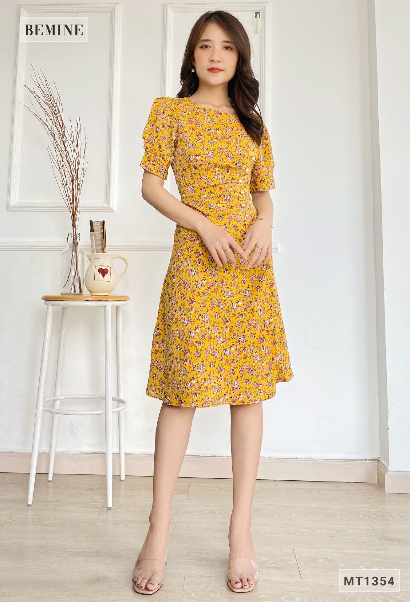 MT1354VANG - Đầm xếp ly eo đính châu