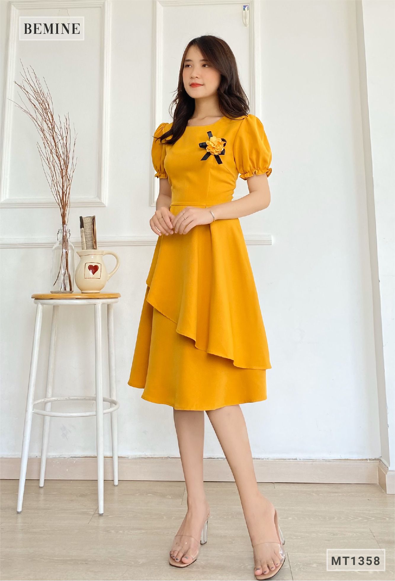 MT1358VANG - Đầm vạt eo bông ngực