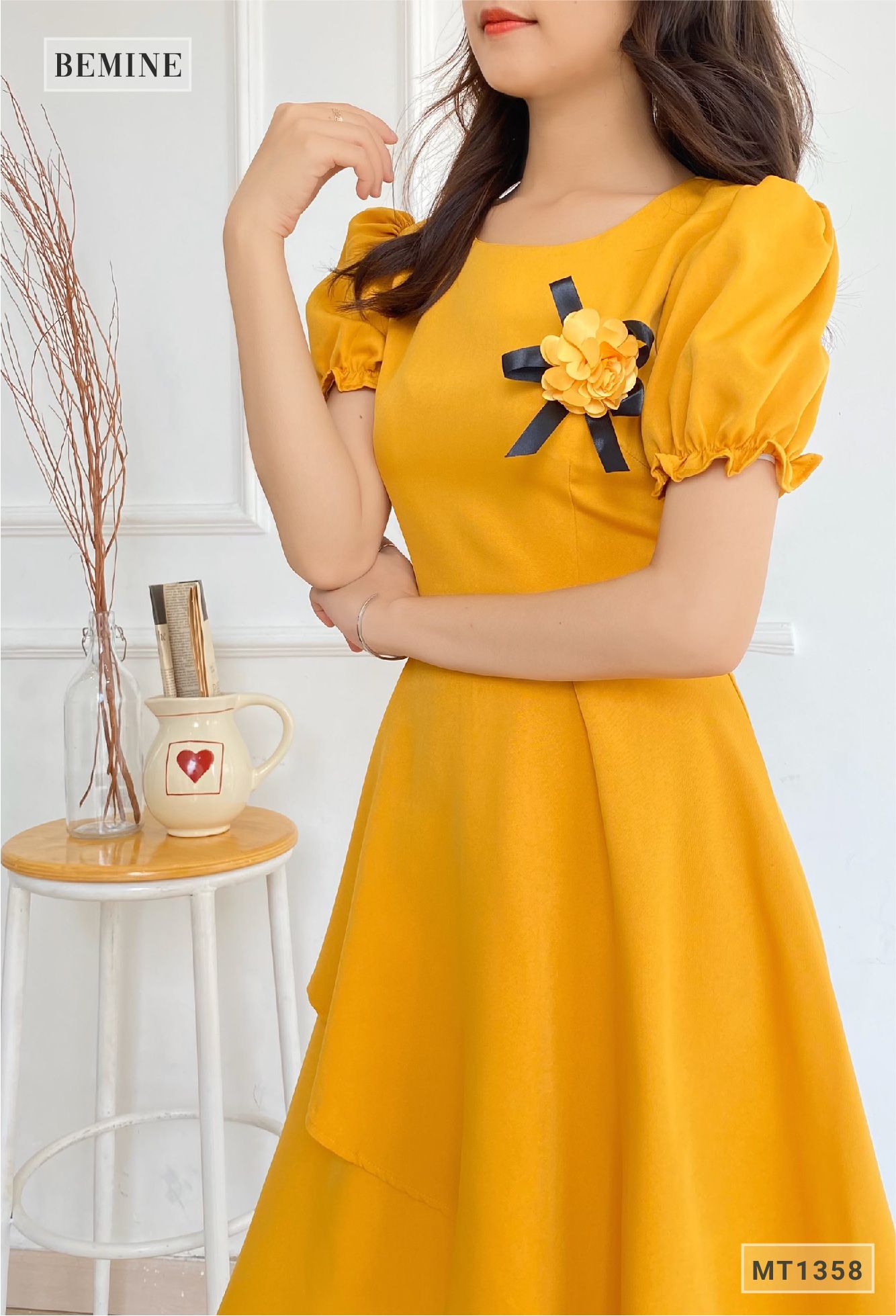 MT1358VANG - Đầm vạt eo bông ngực