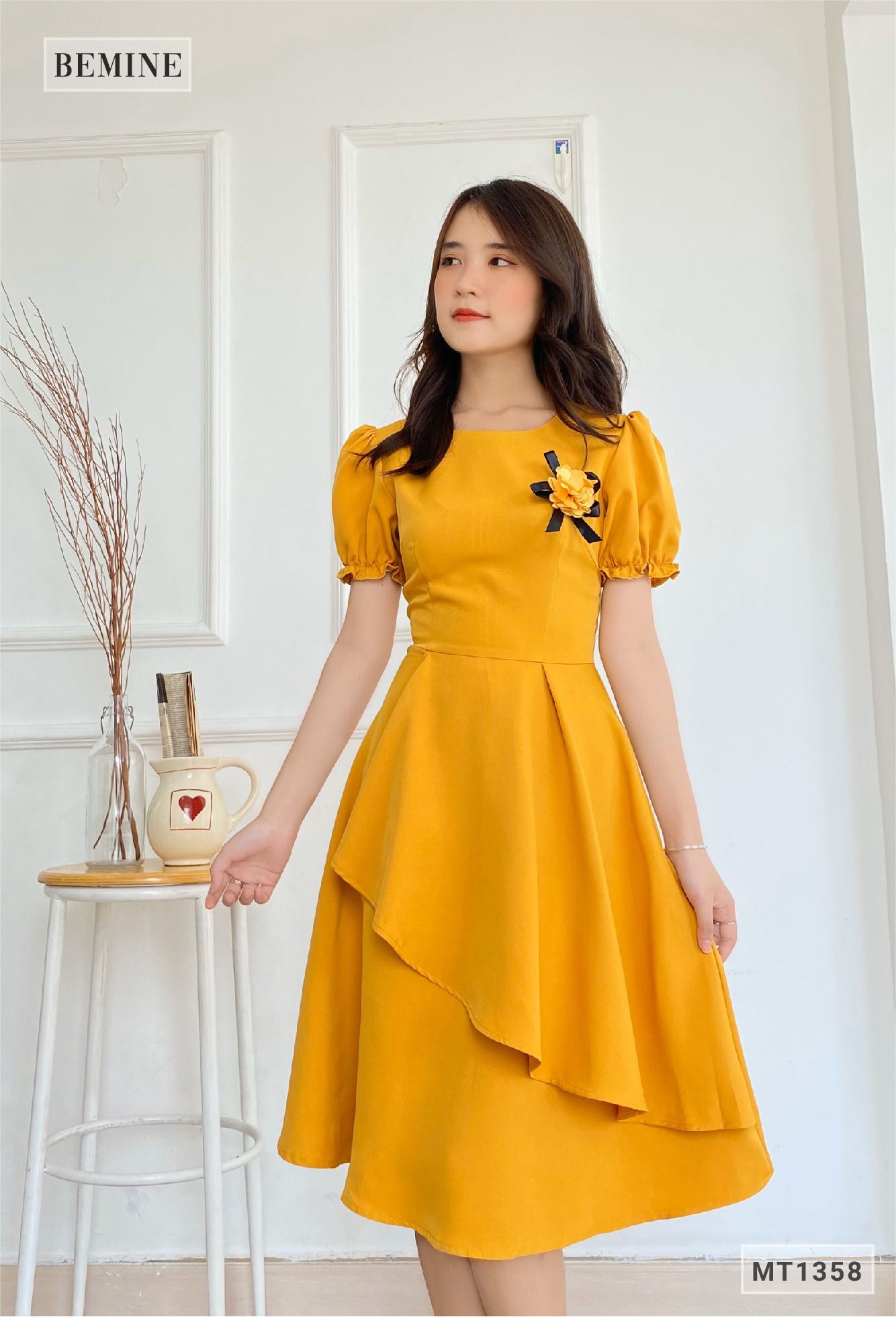 MT1358VANG - Đầm vạt eo bông ngực