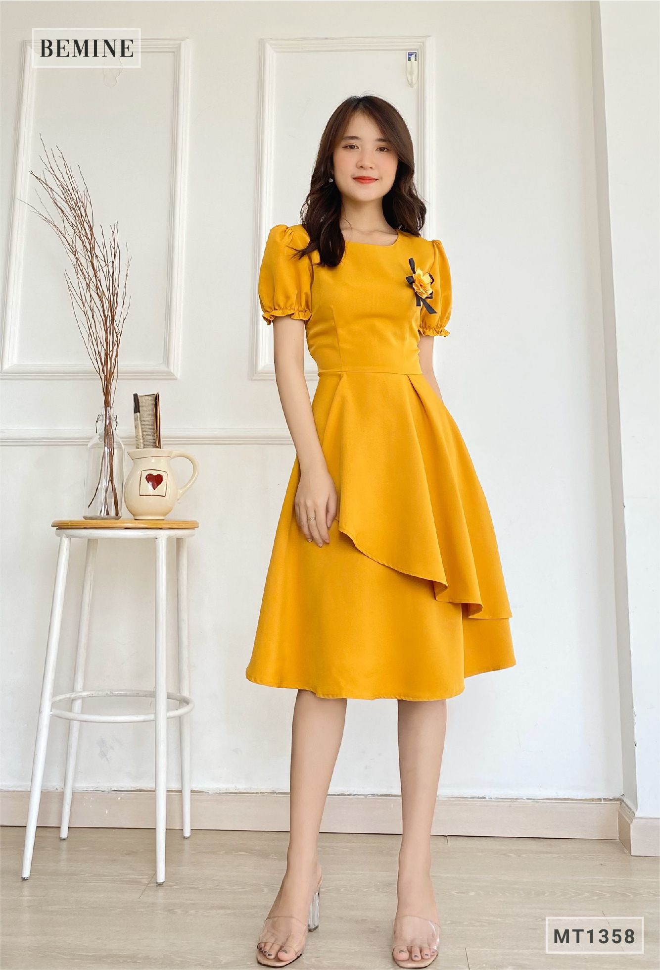 MT1358VANG - Đầm vạt eo bông ngực