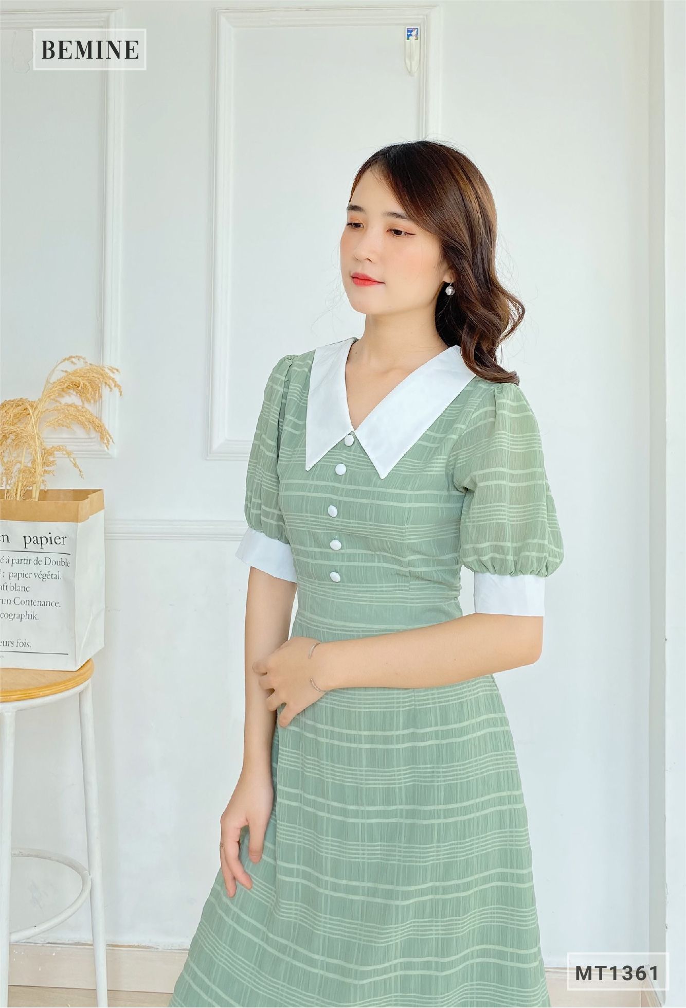 MT1361XANH - Đầm cổ phối đính 5 nút