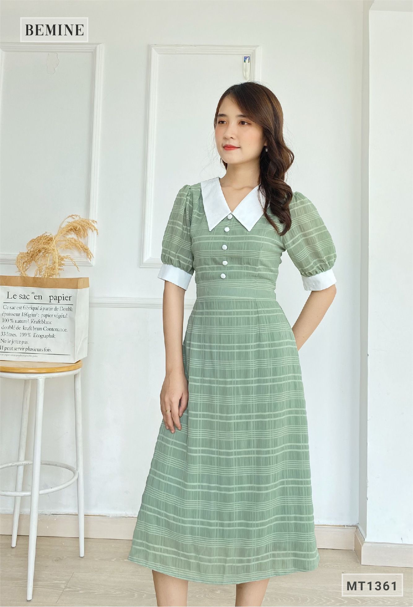 MT1361XANH - Đầm cổ phối đính 5 nút