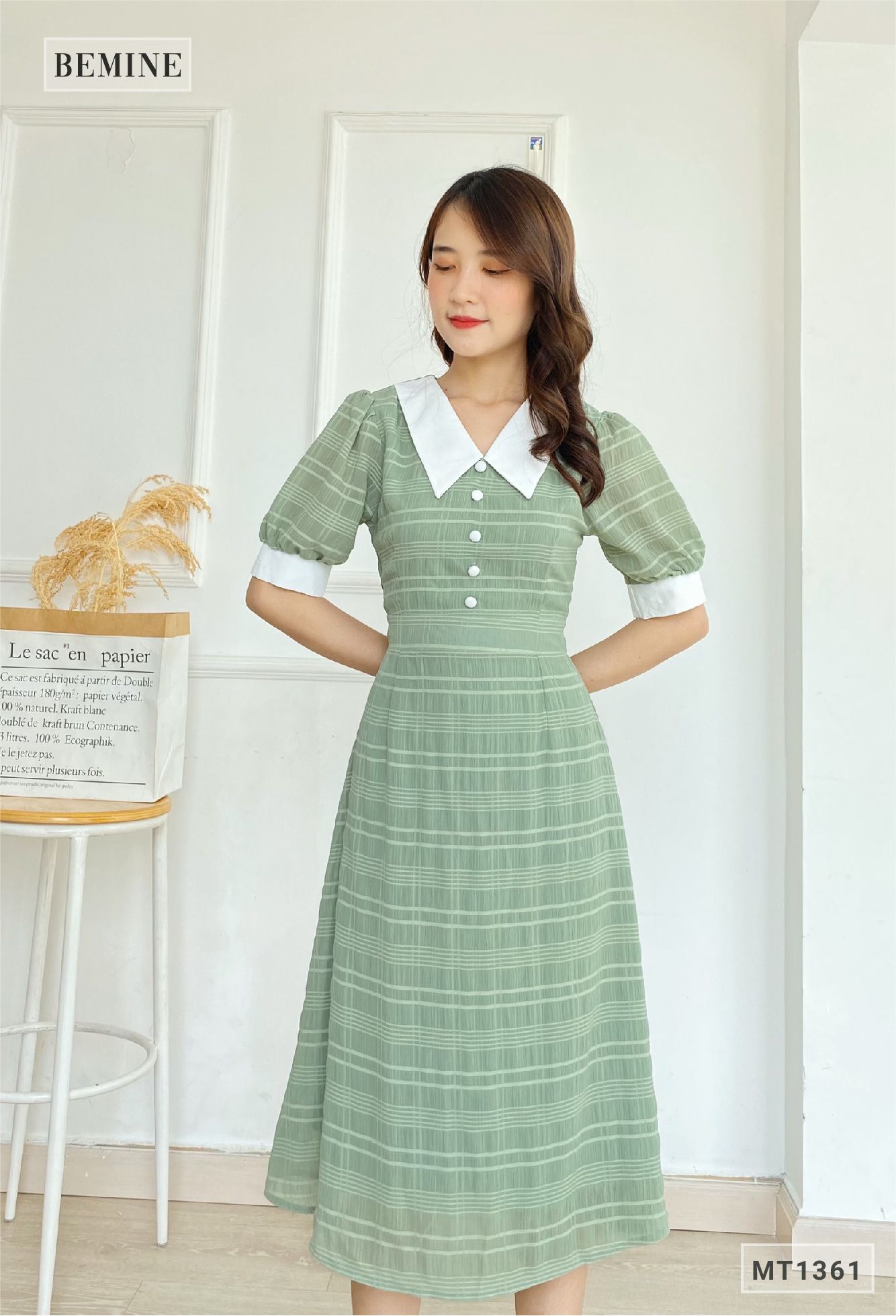 MT1361XANH - Đầm cổ phối đính 5 nút