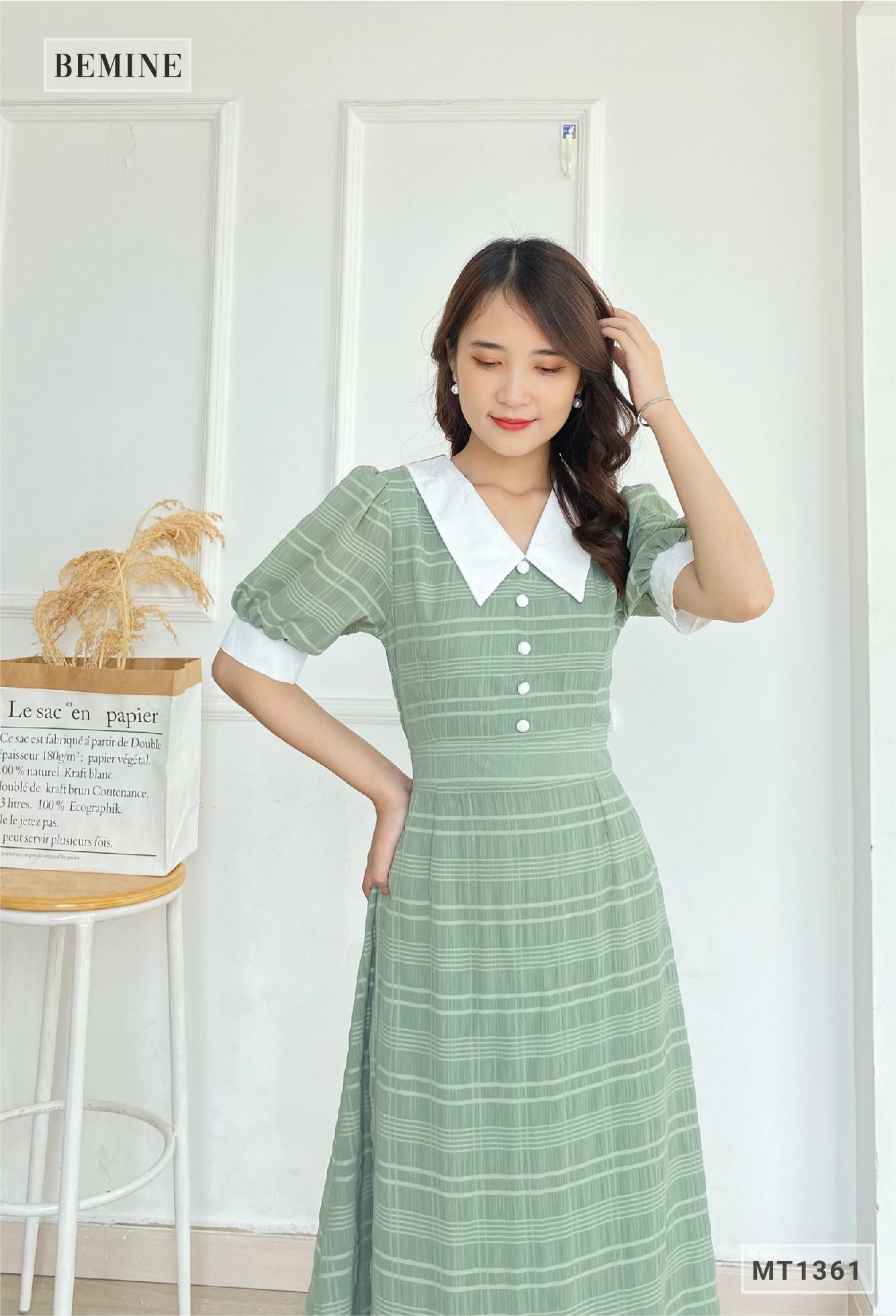 MT1361XANH - Đầm cổ phối đính 5 nút